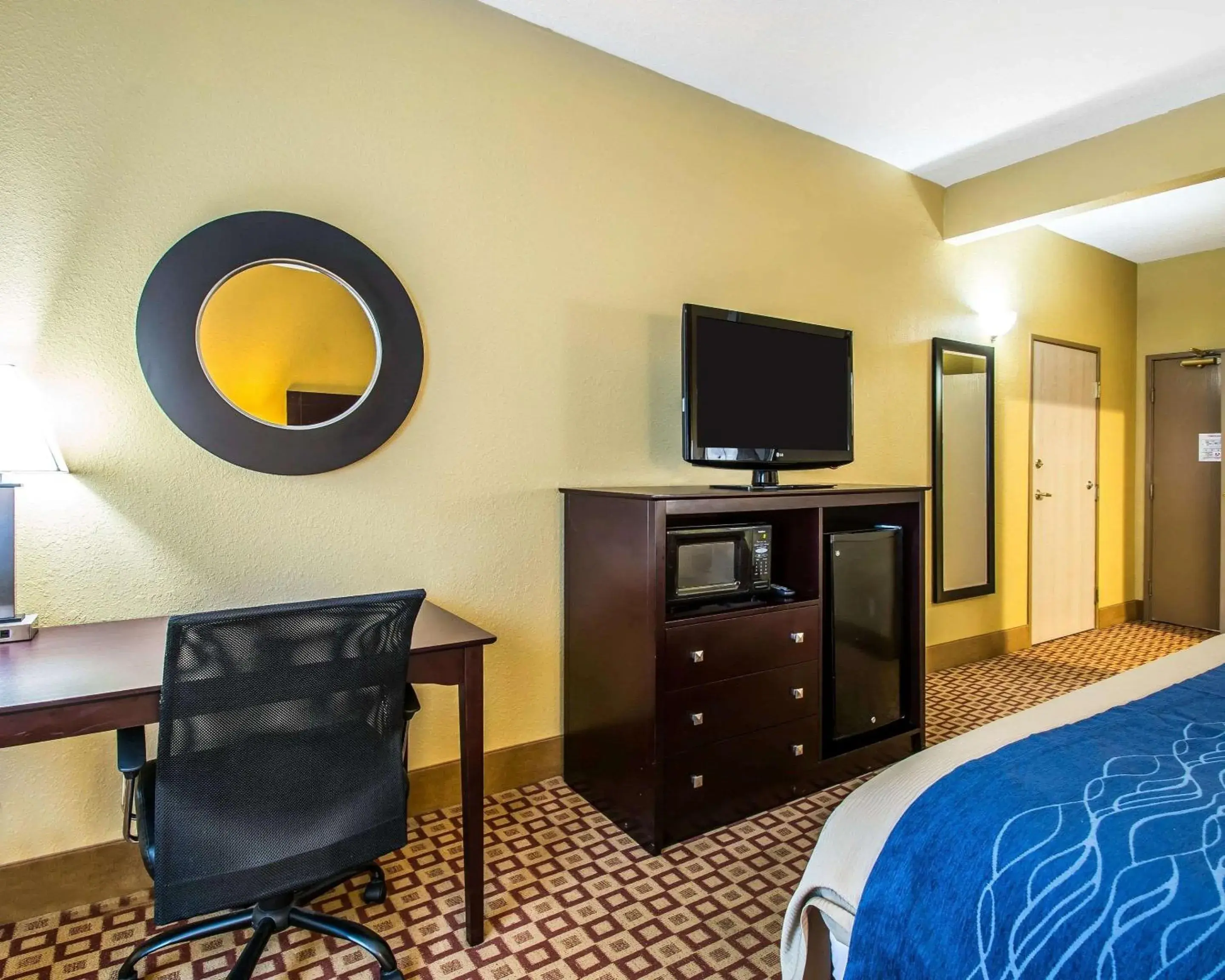 Queen Room with Two Queen Beds - Non-Smoking in Quality Inn Plant City - Lakeland Queen Room with Two Queen Beds - Non-Smoking in Quality Inn Plant City - Lakeland