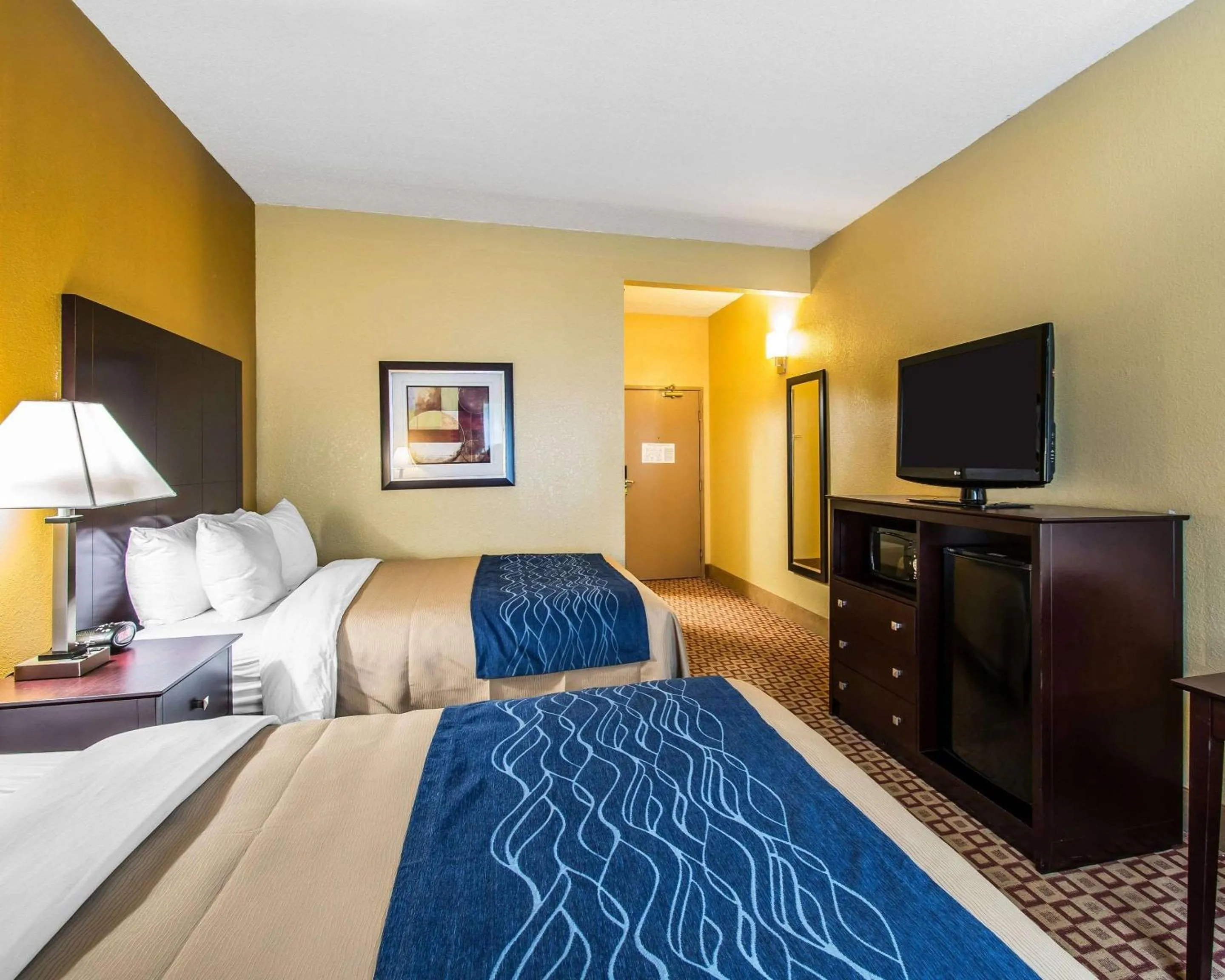 Photo of the whole room, Bed in Quality Inn Plant City - Lakeland