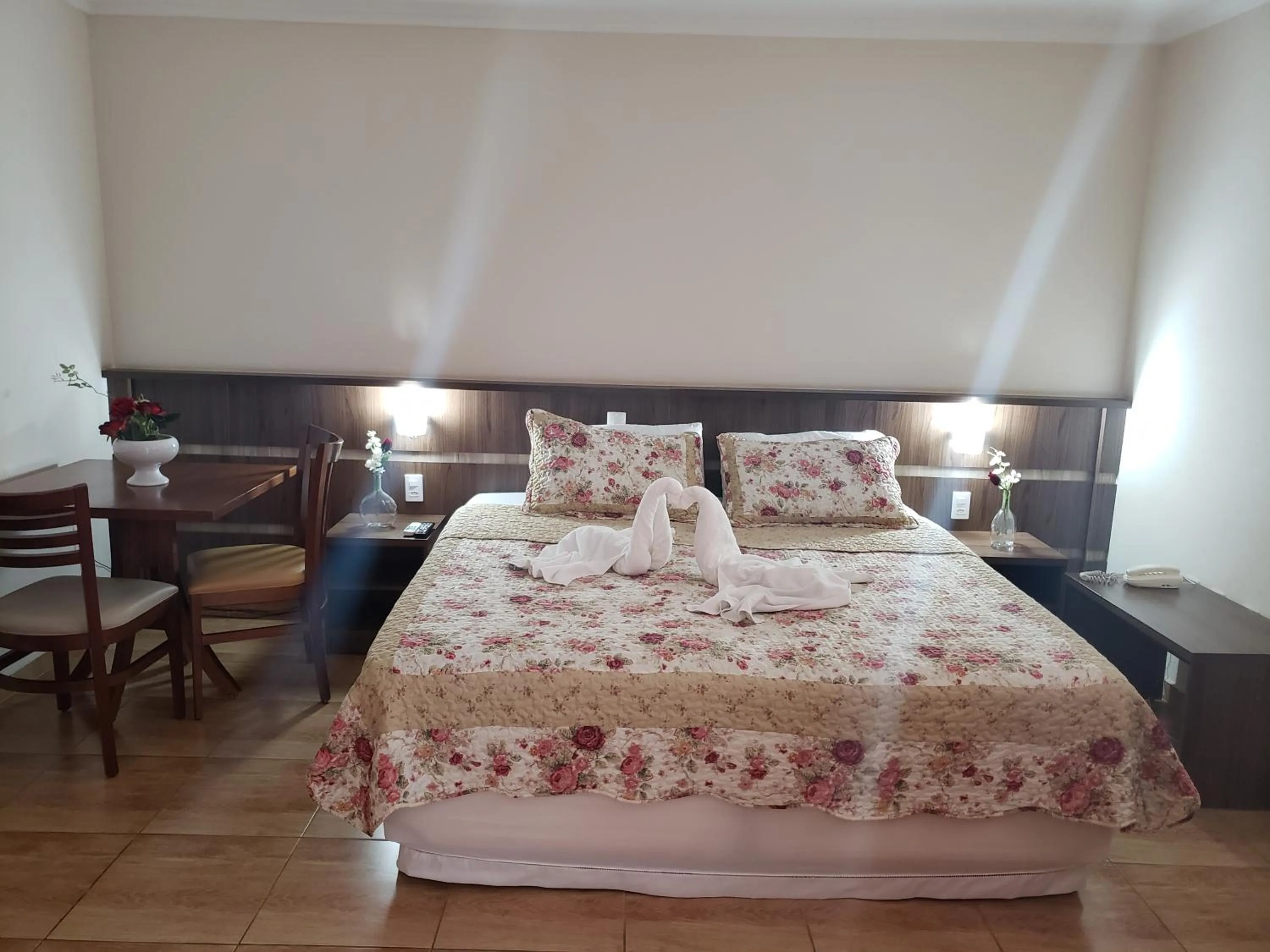 Decorative detail, Bed in Grand Enio Hotel e Cantina