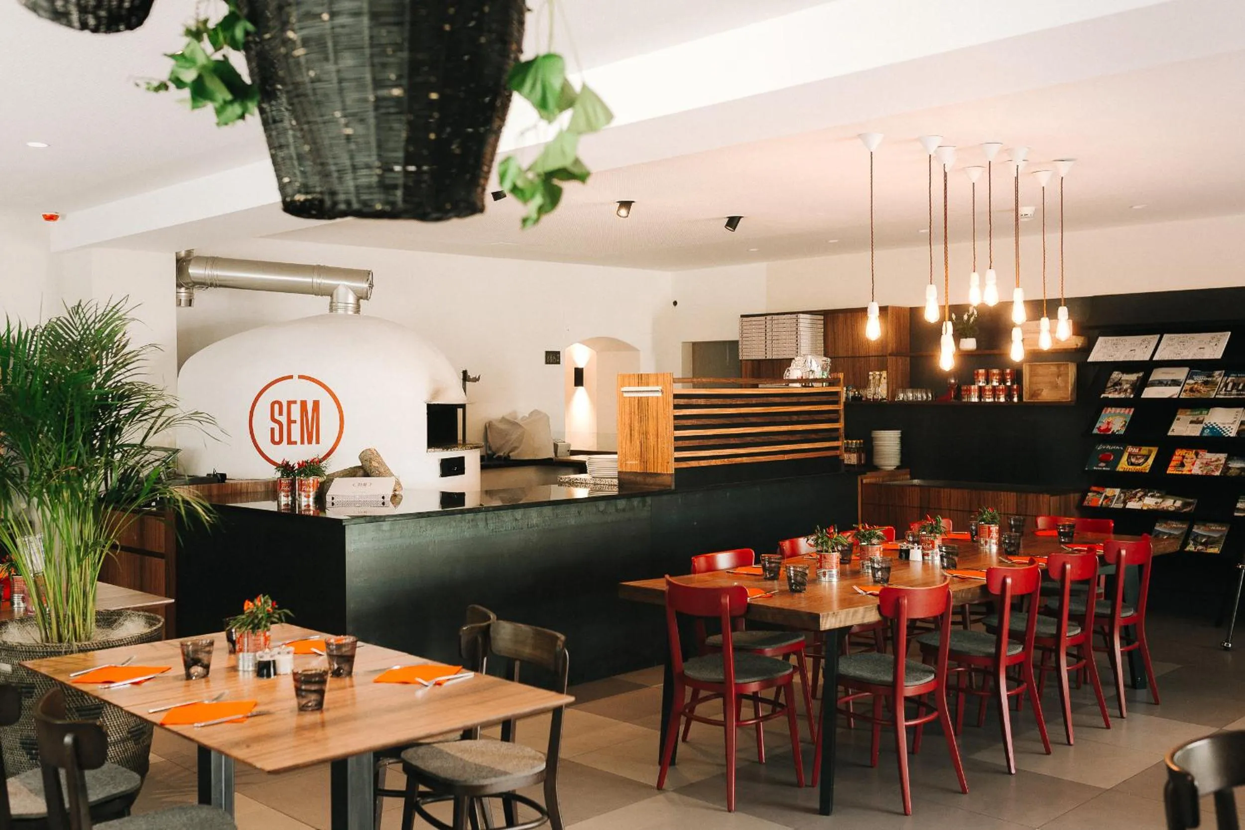 Restaurant/places to eat in Botango