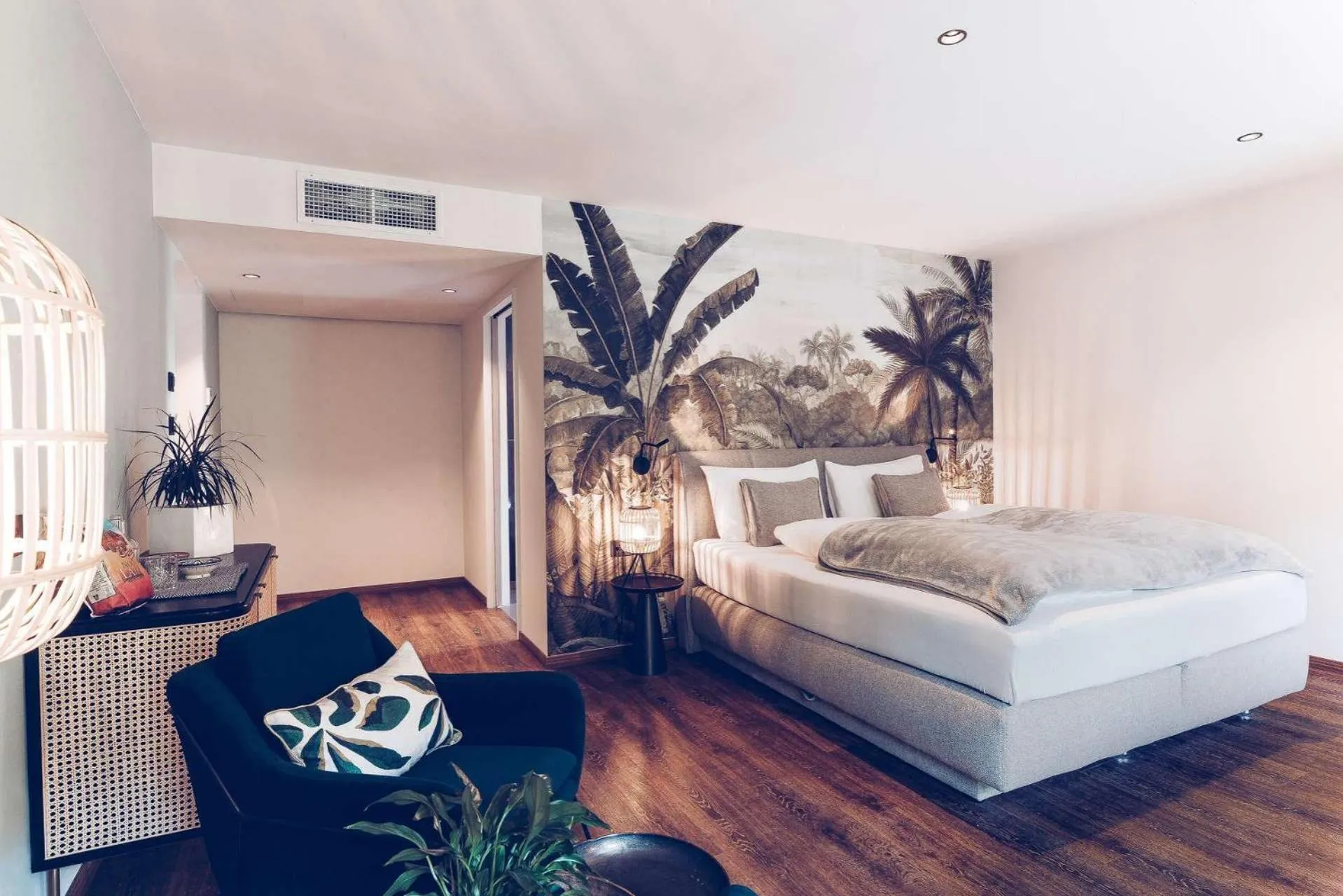 Bedroom, Bed in Botango