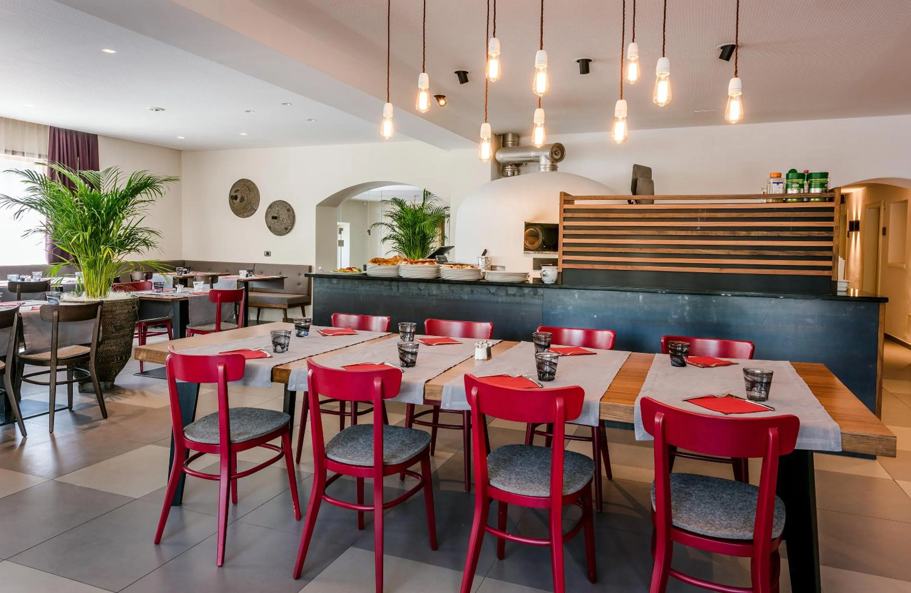 Restaurant/places to eat in Botango