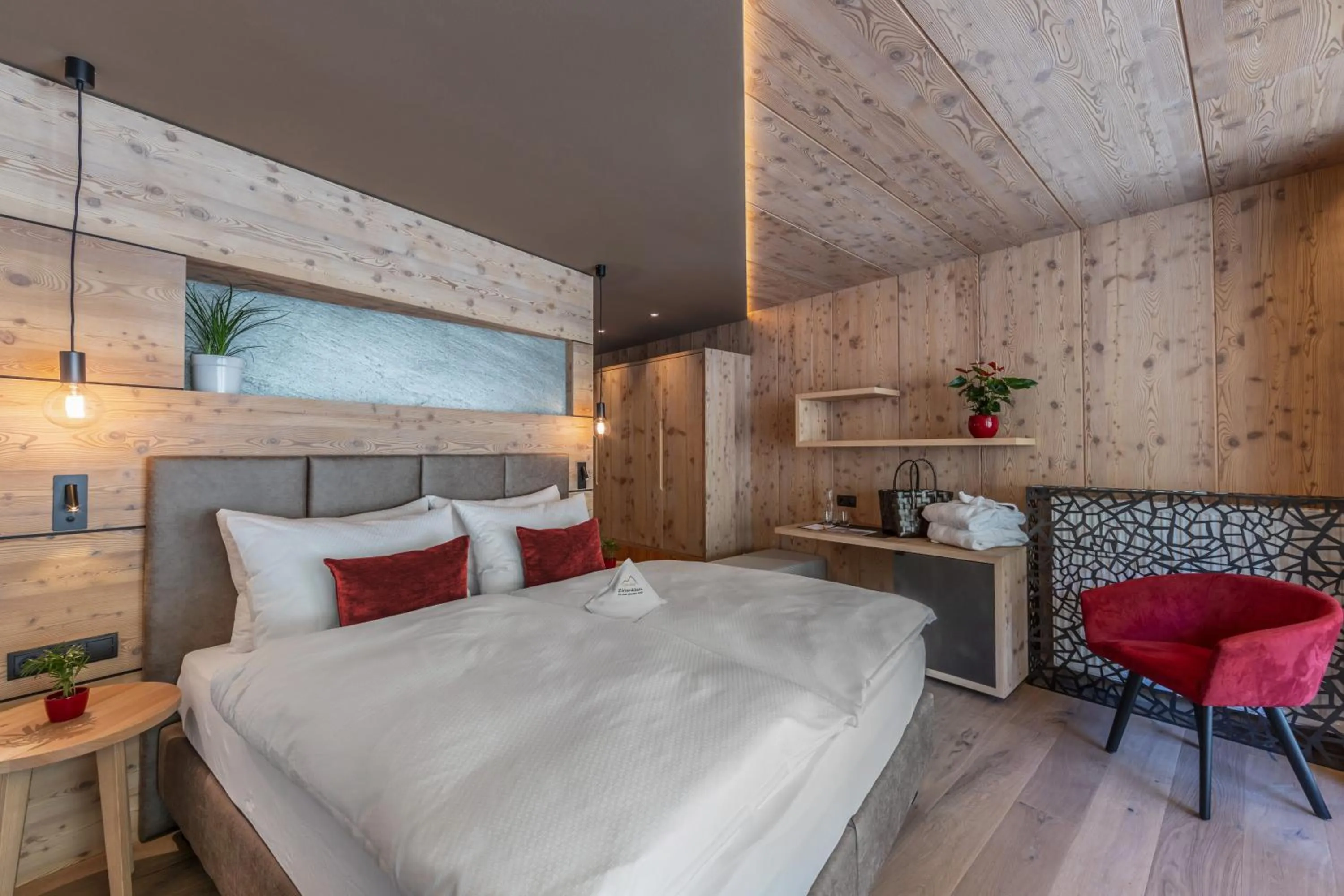 Photo of the whole room, Bed in Almhotel Glieshof