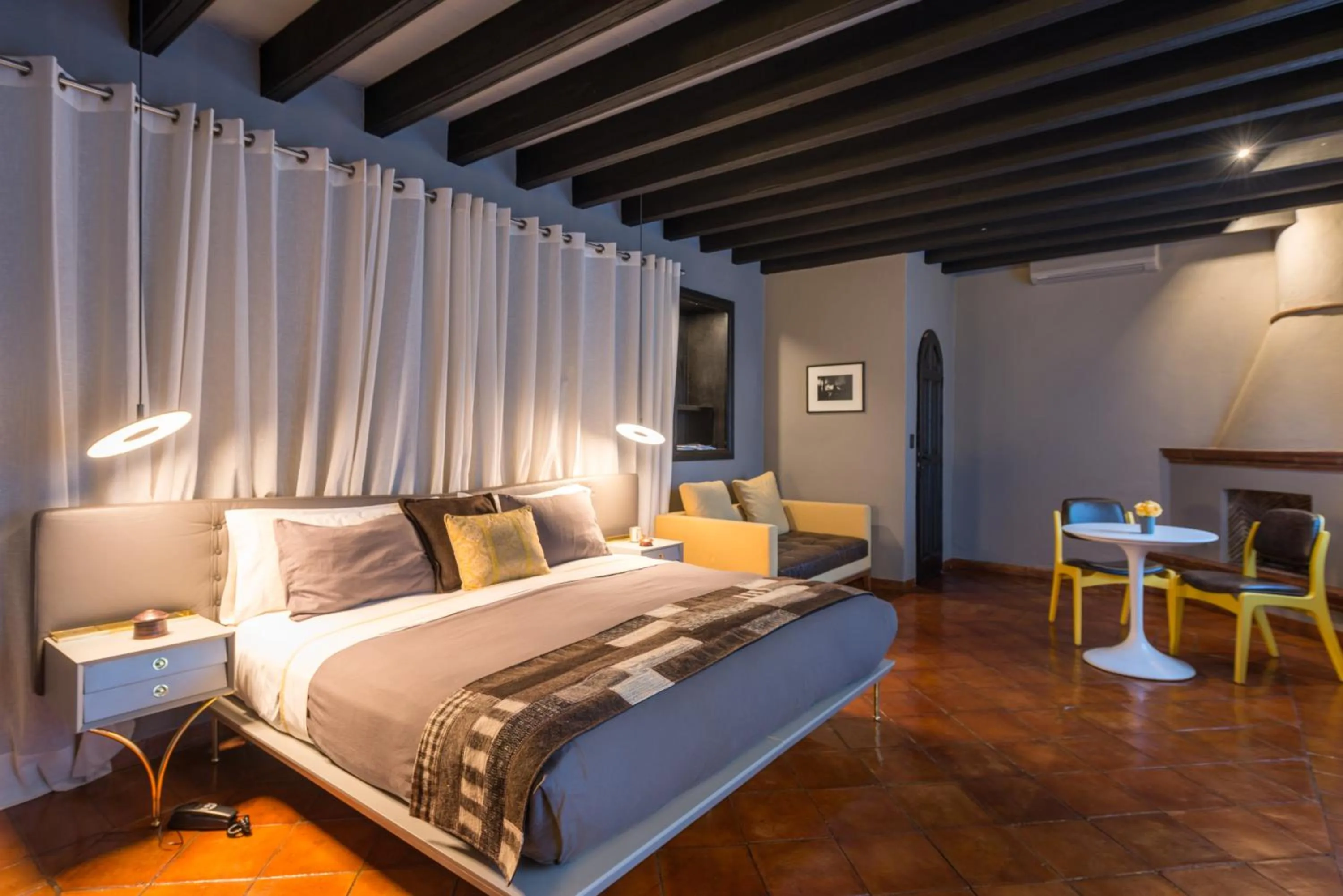 Living room, Bed in Dos Casas Hotel & Spa