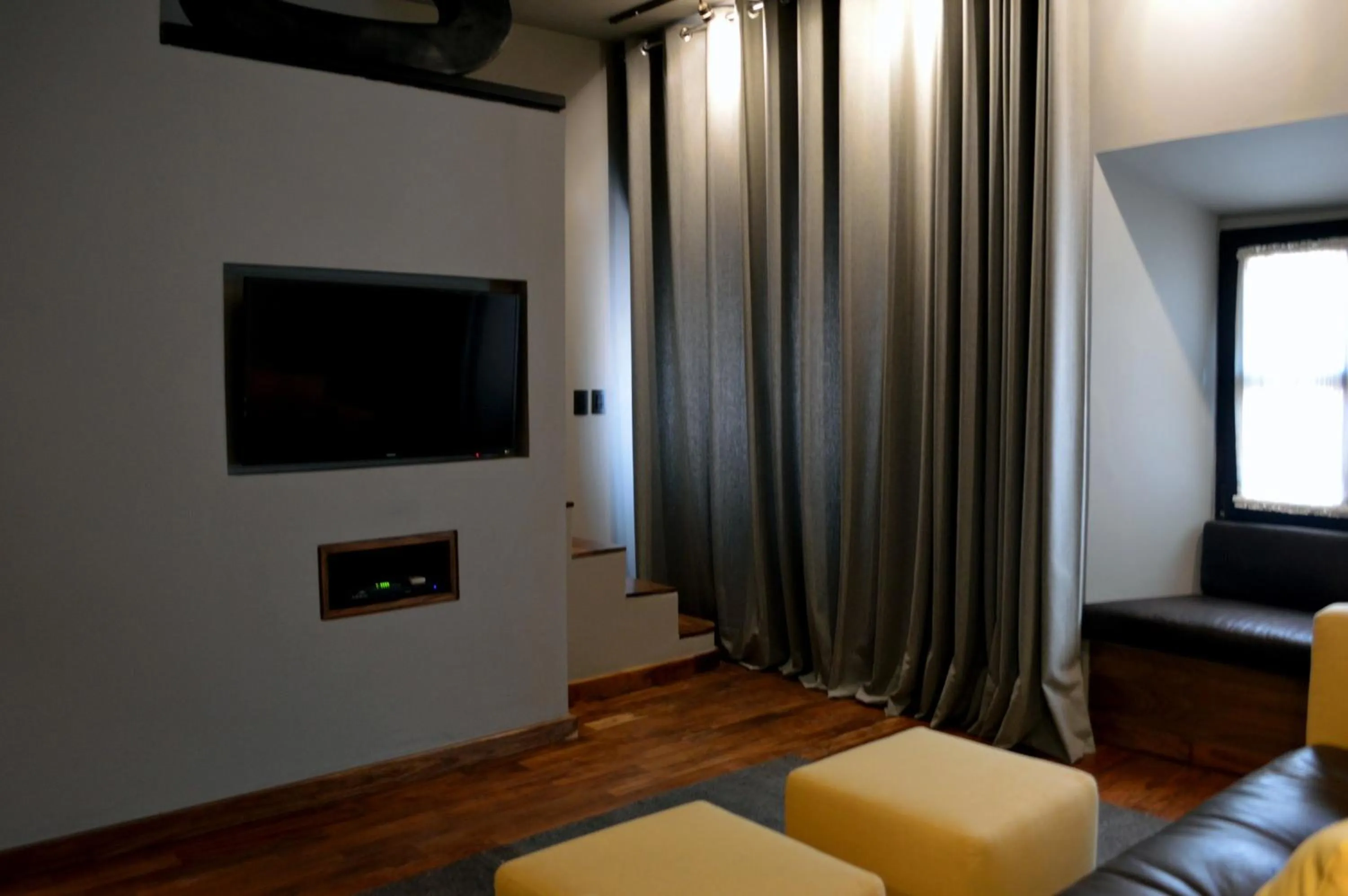 TV and multimedia in Dos Casas Hotel & Spa