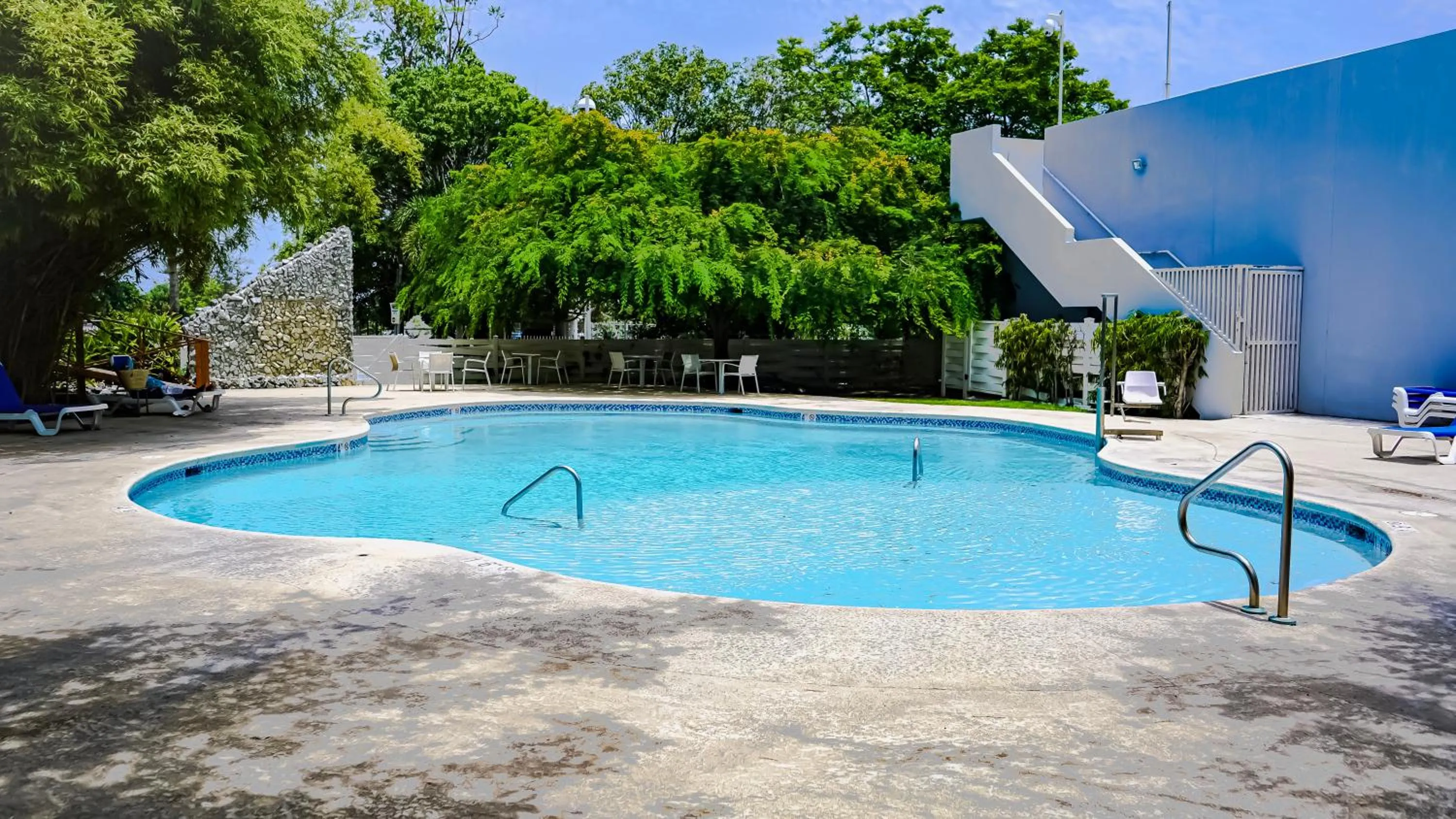 Swimming pool in Costa Bahia Hotel, Convention Center and Casino