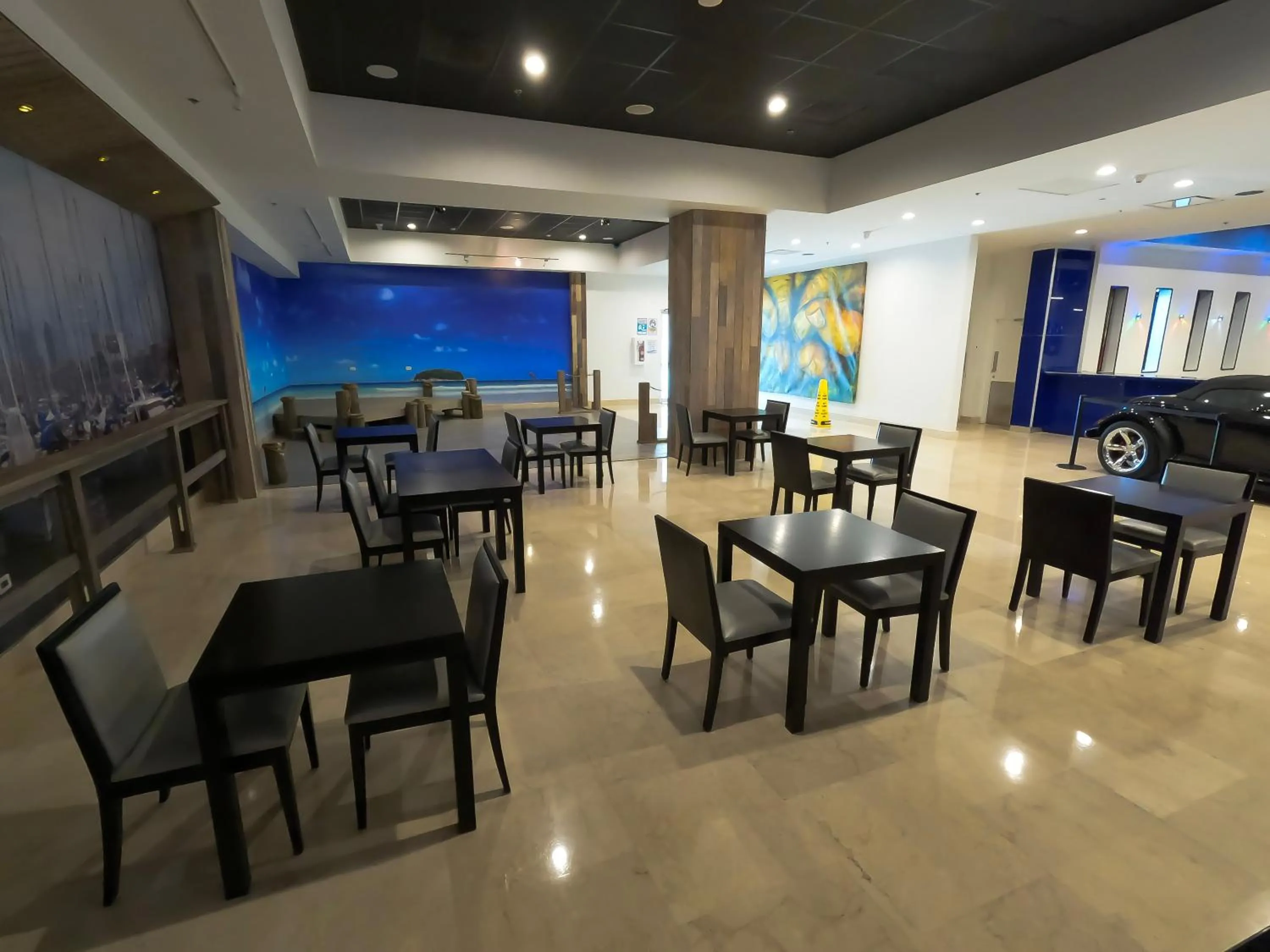 Lounge or bar in Costa Bahia Hotel, Convention Center and Casino