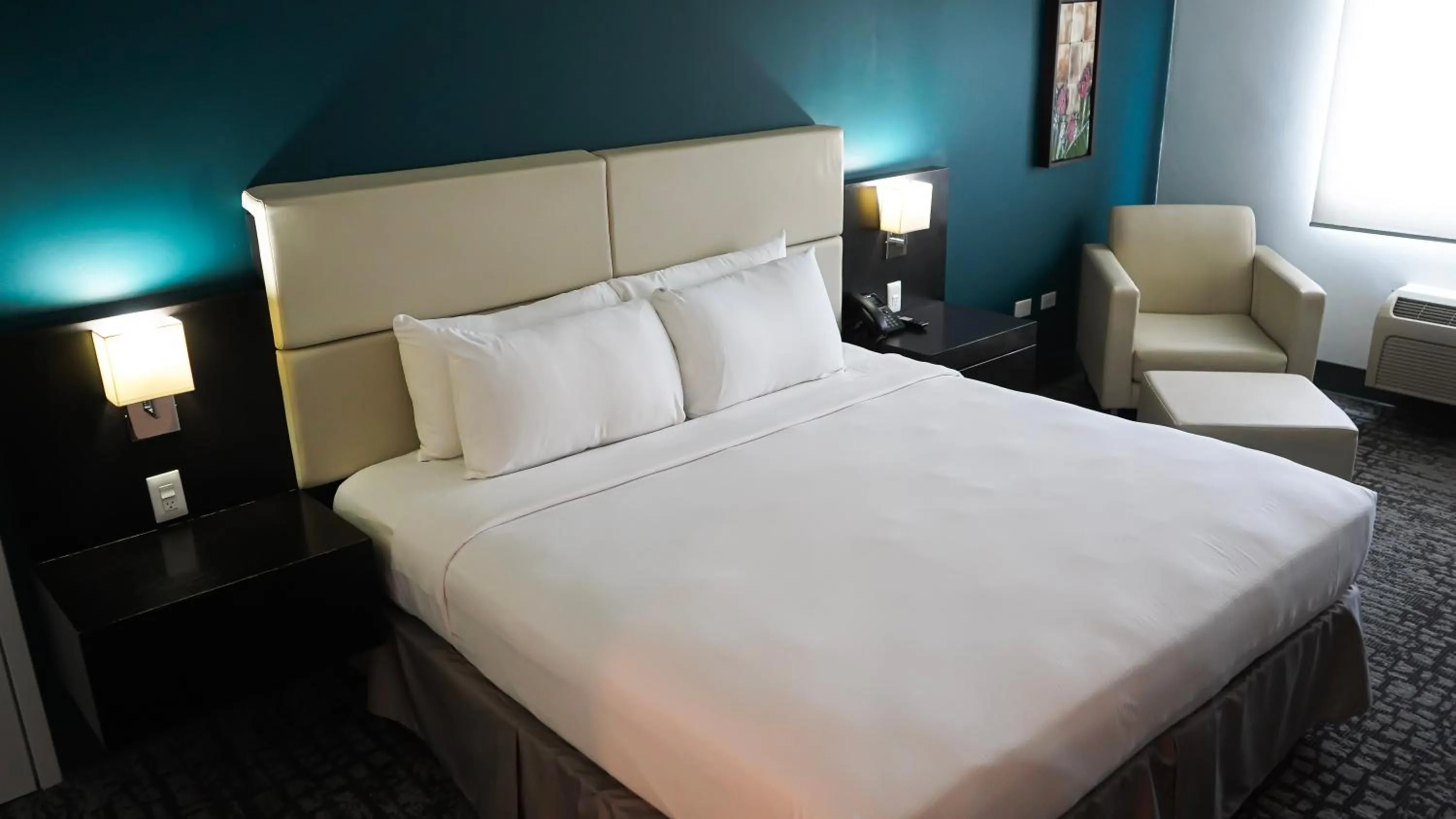 Bedroom, Bed in Costa Bahia Hotel, Convention Center and Casino