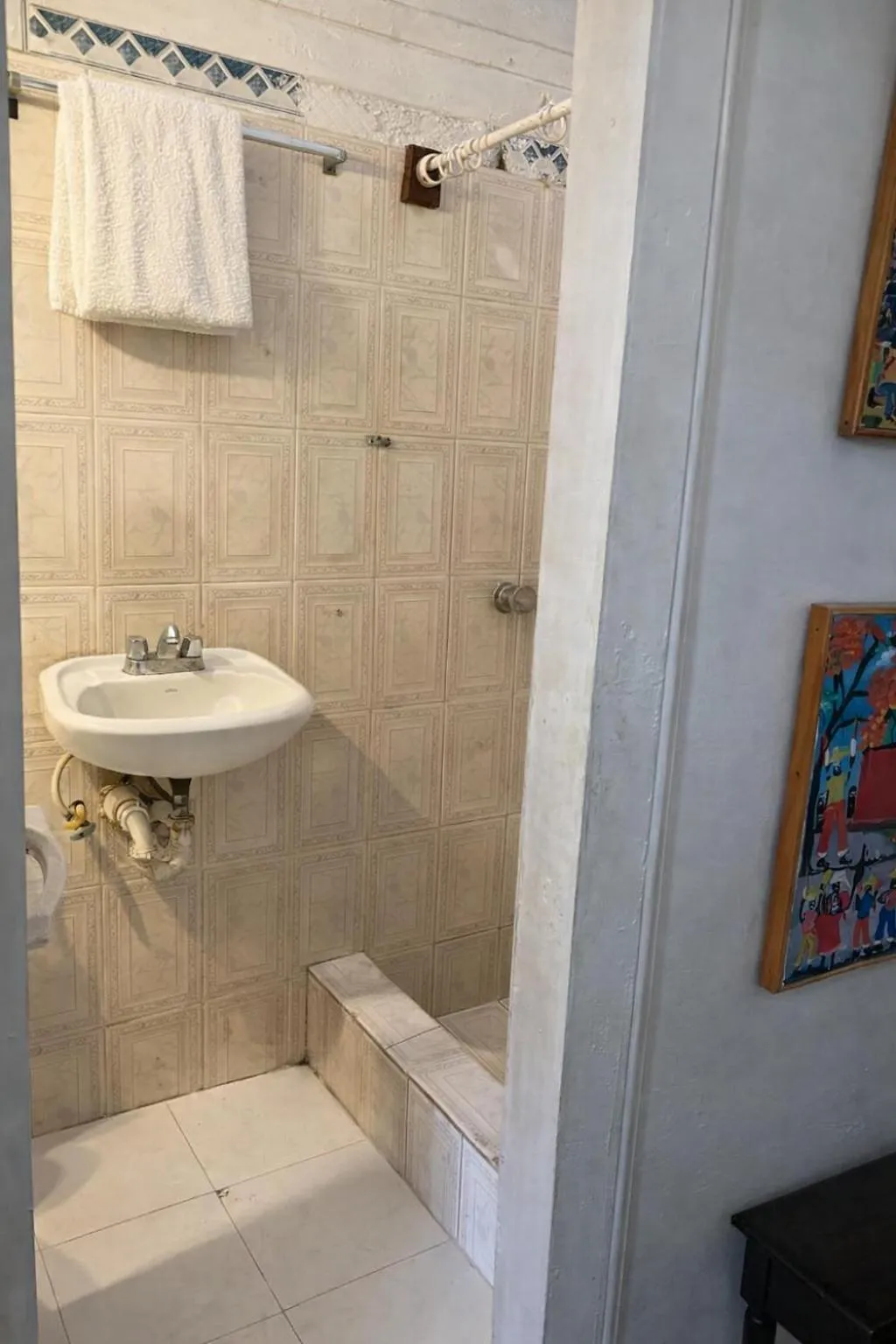 Shower in hotel florita