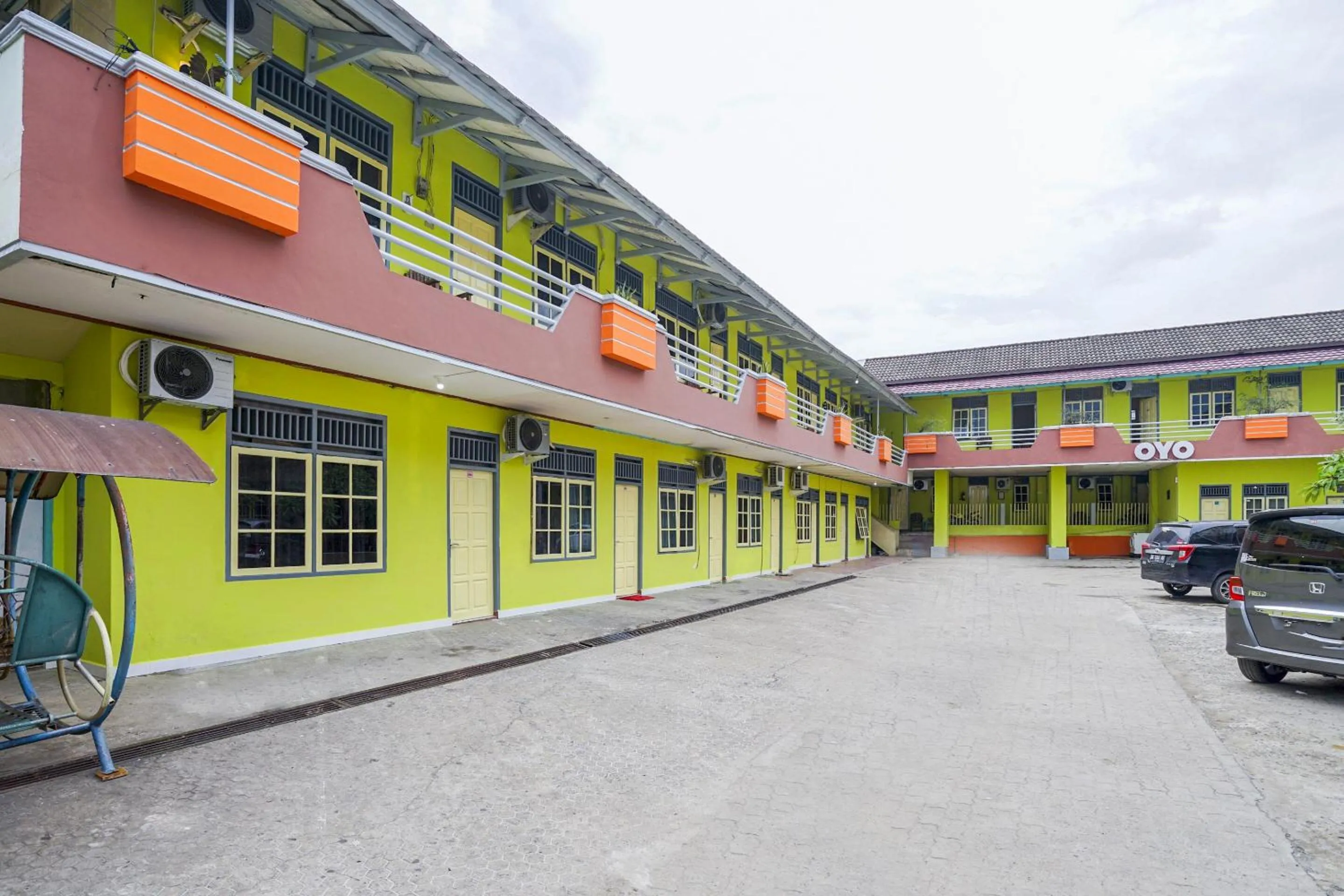 Facade/entrance in OYO 2177 Trikora Indah Residence