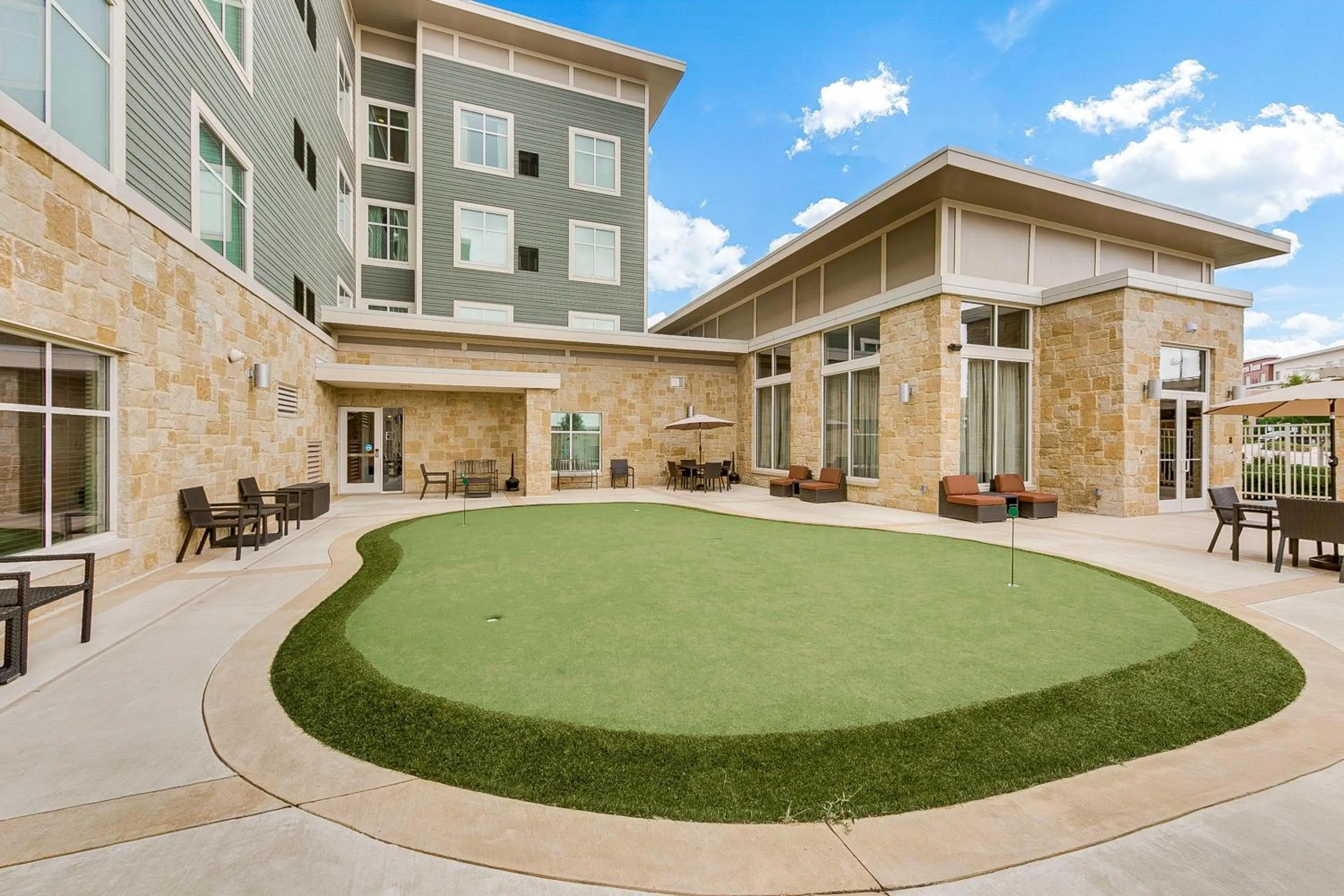 Property building in Homewood Suites by Hilton Fort Worth Medical Center