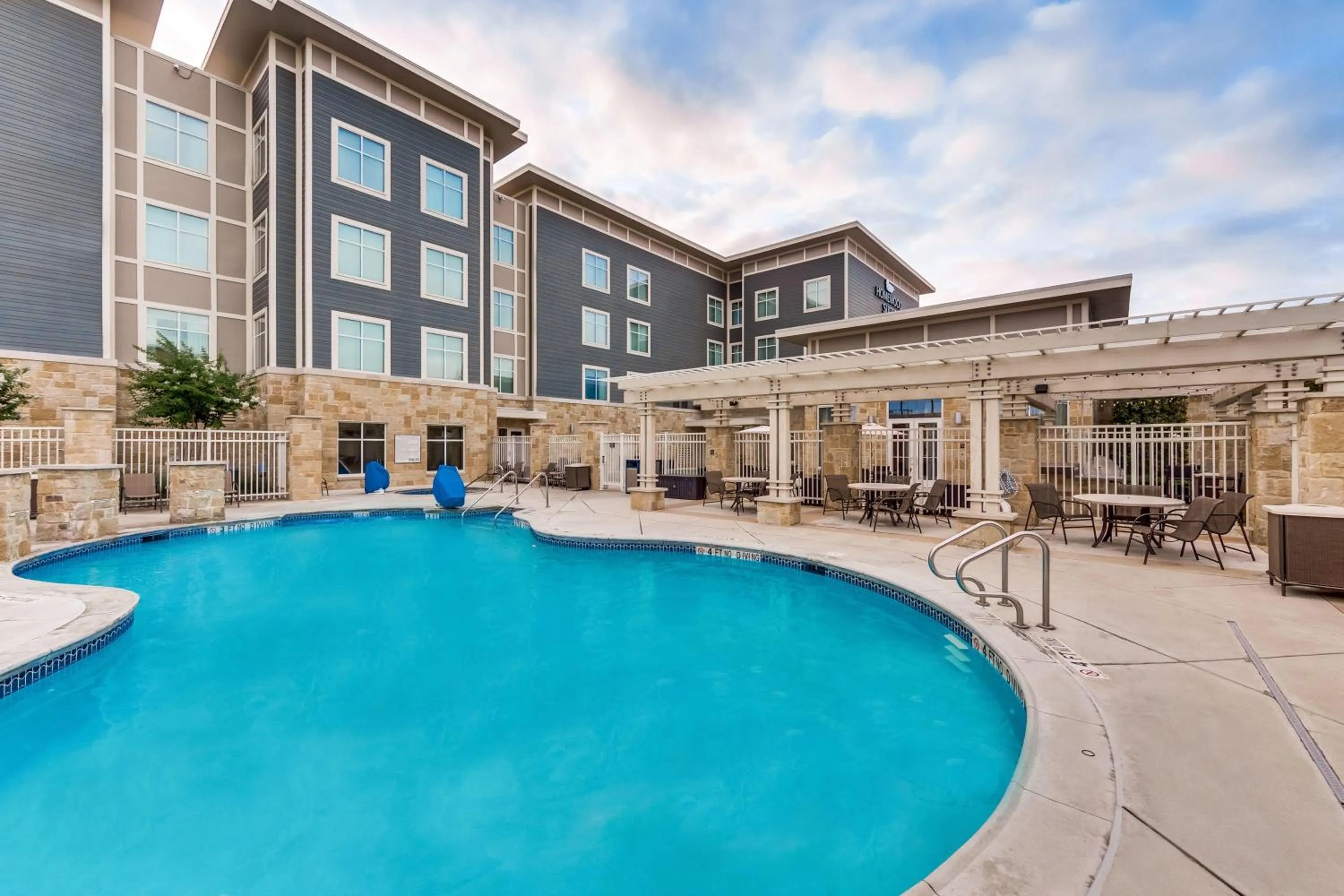 Pool view in Homewood Suites by Hilton Fort Worth Medical Center