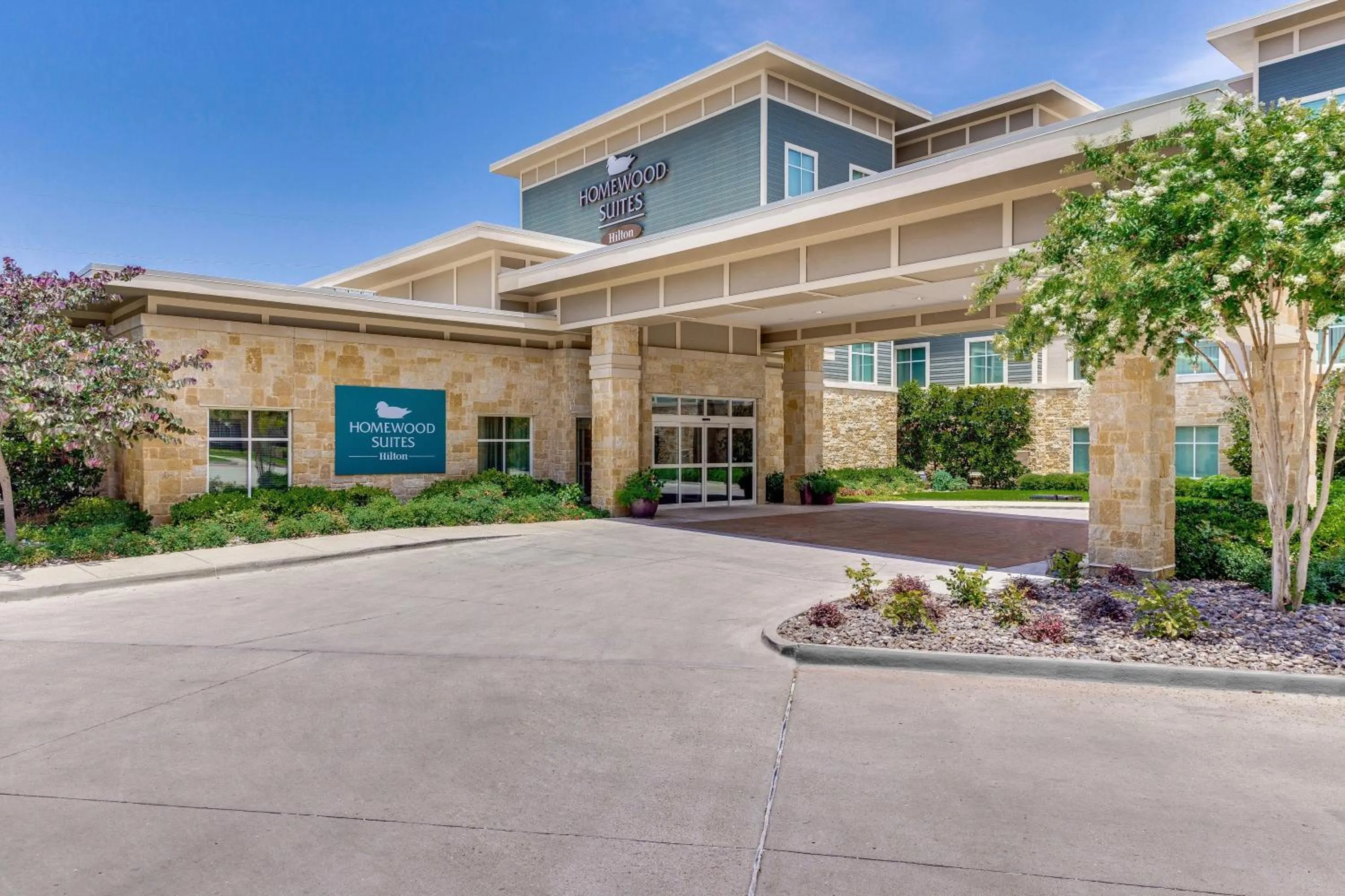 Property building in Homewood Suites by Hilton Fort Worth Medical Center
