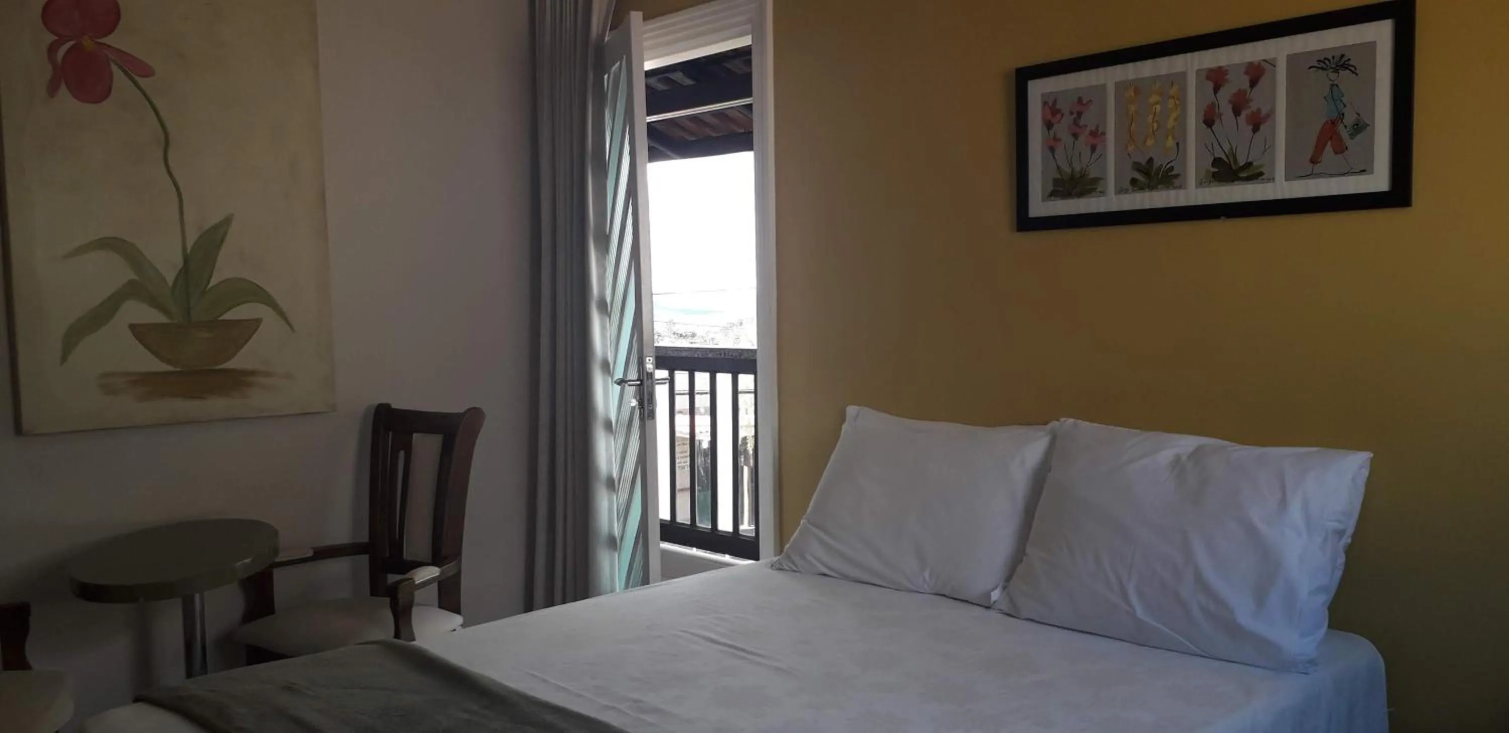 Photo of the whole room, Bed in Tapindaré Hotel