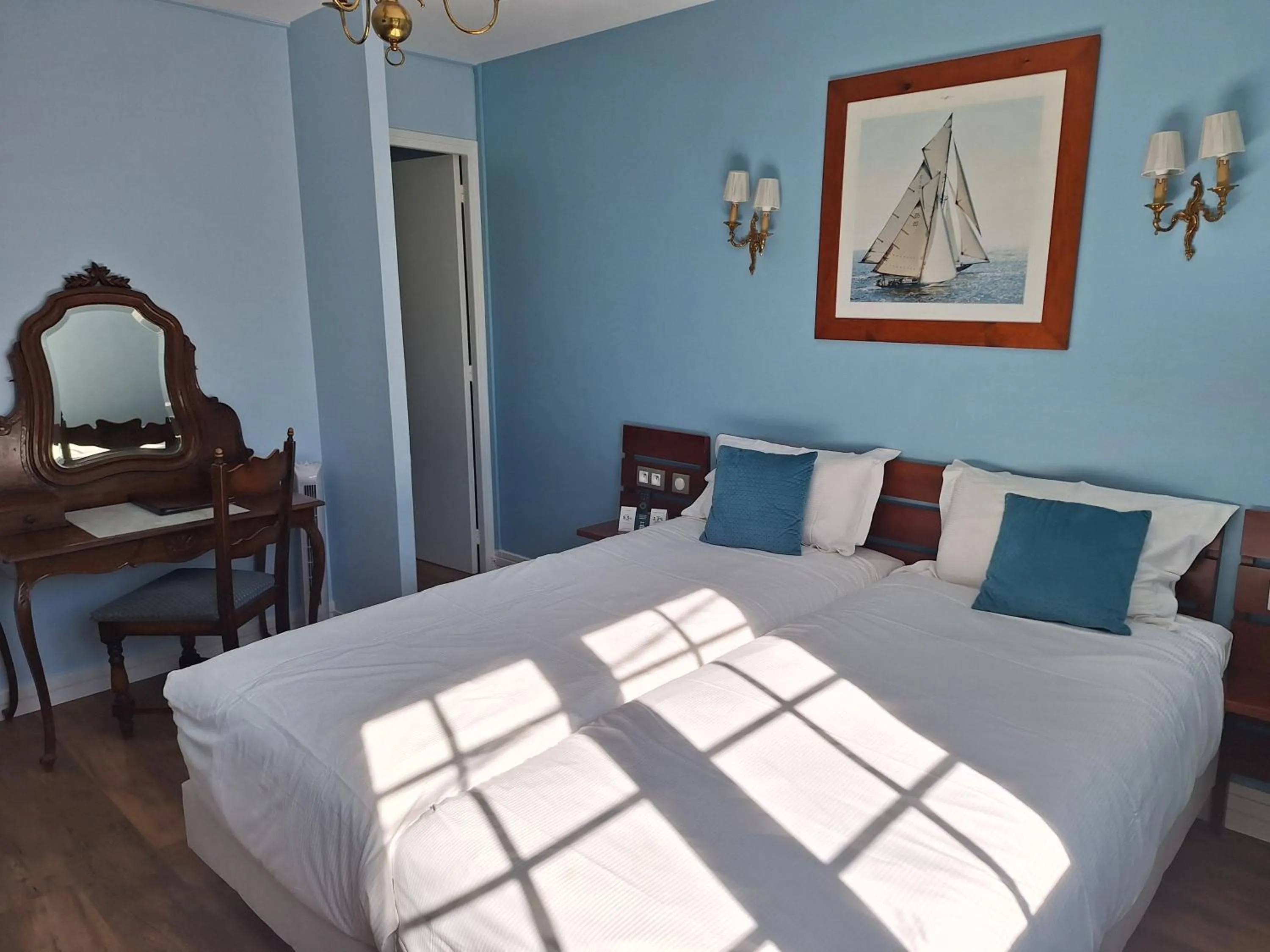 Photo of the whole room, Bed in Hotel de Charme La Bonne Adresse - Logis hotels