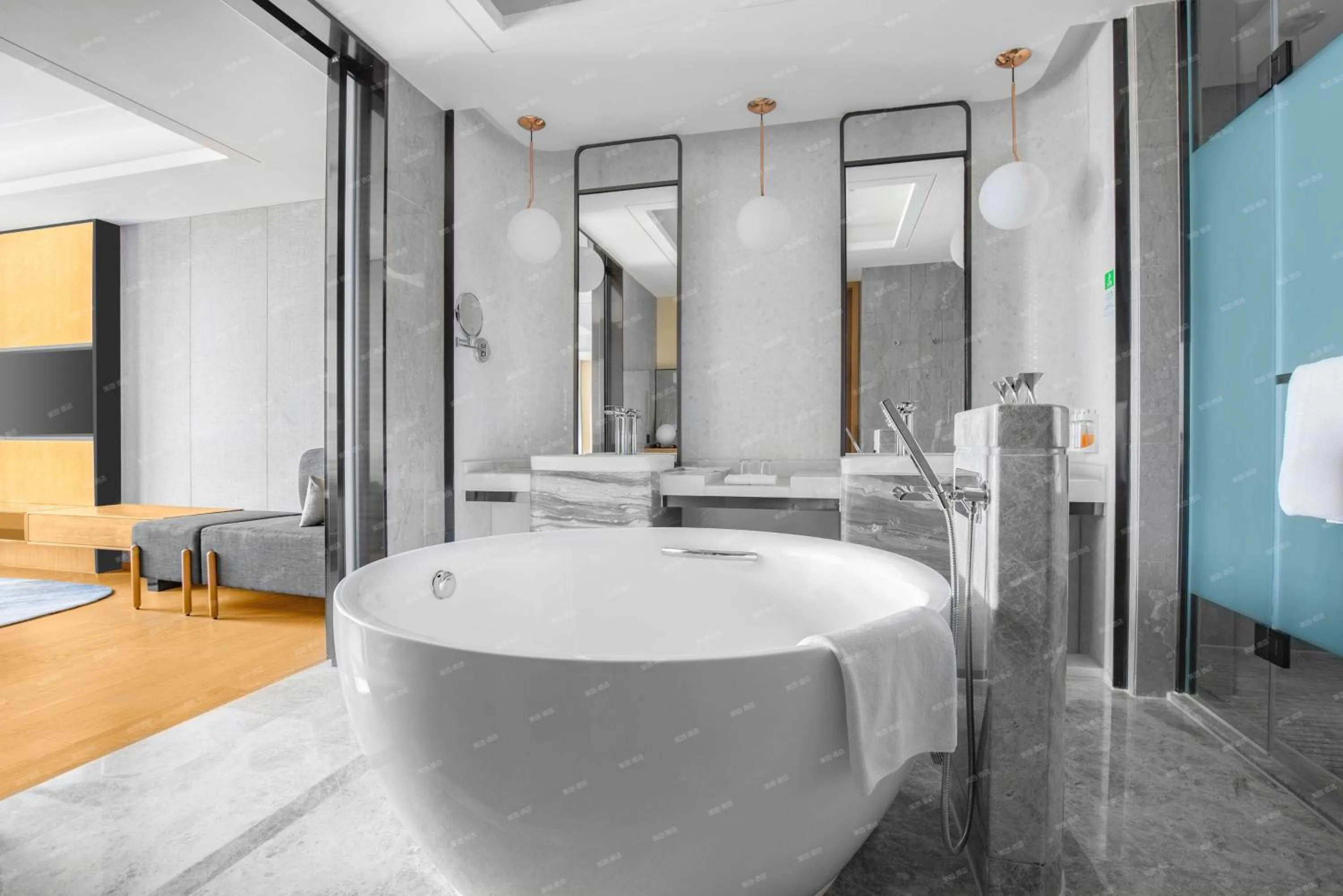 Bathroom, Bed in Holiday Inn Guangzhou South Lake-an lHG Hotel