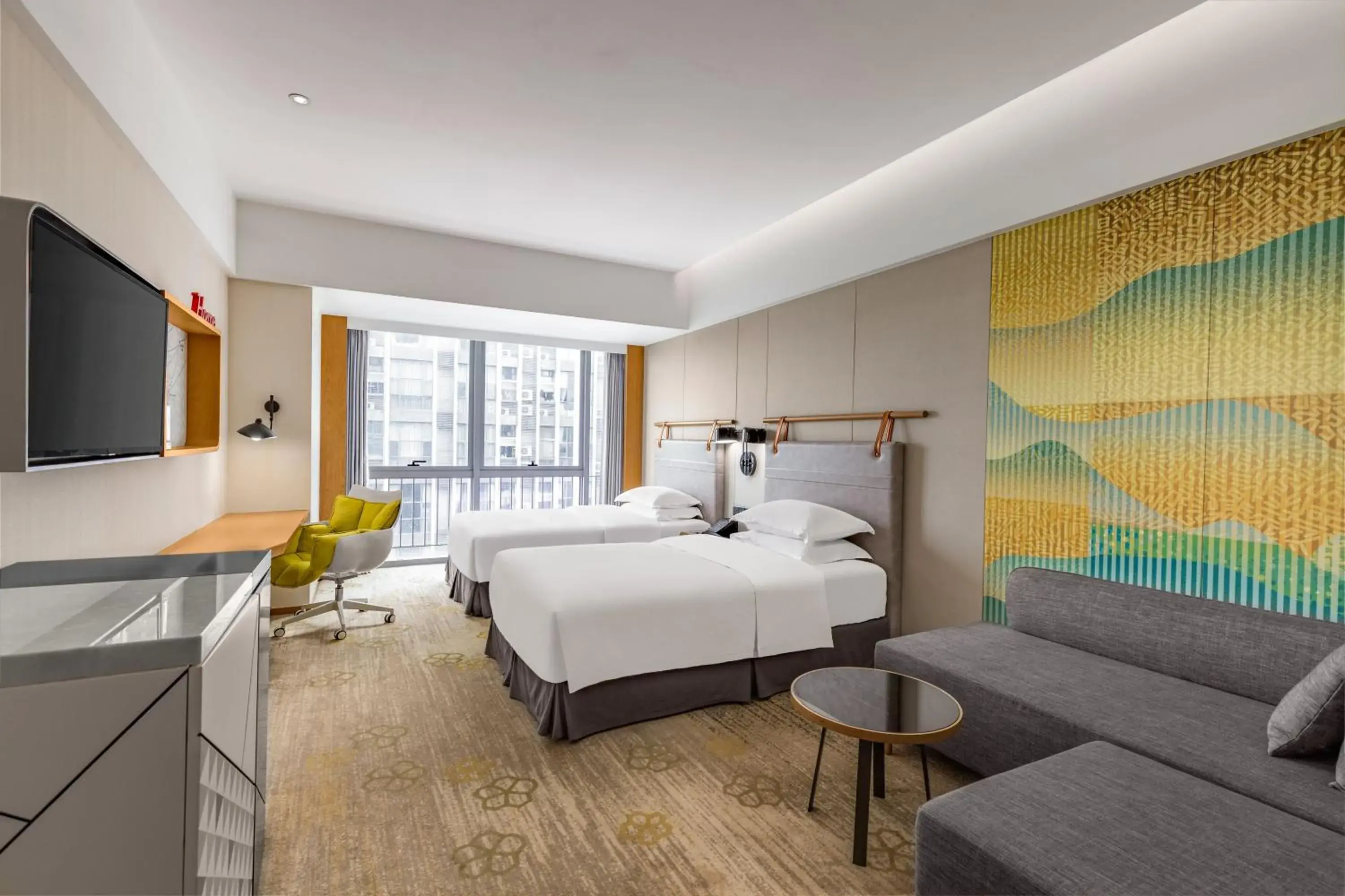 Standard King Room - Mid Floor in Holiday Inn Guangzhou South Lake, an IHG Hotel Standard King Room - Mid Floor in Holiday Inn Guangzhou South Lake, an IHG Hotel