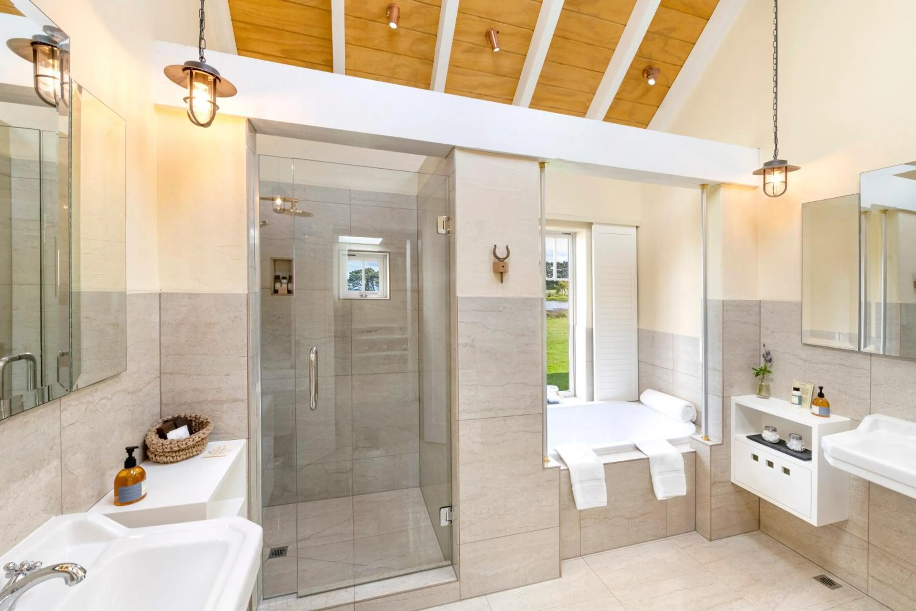 Shower in Wharekauhau Country Estate