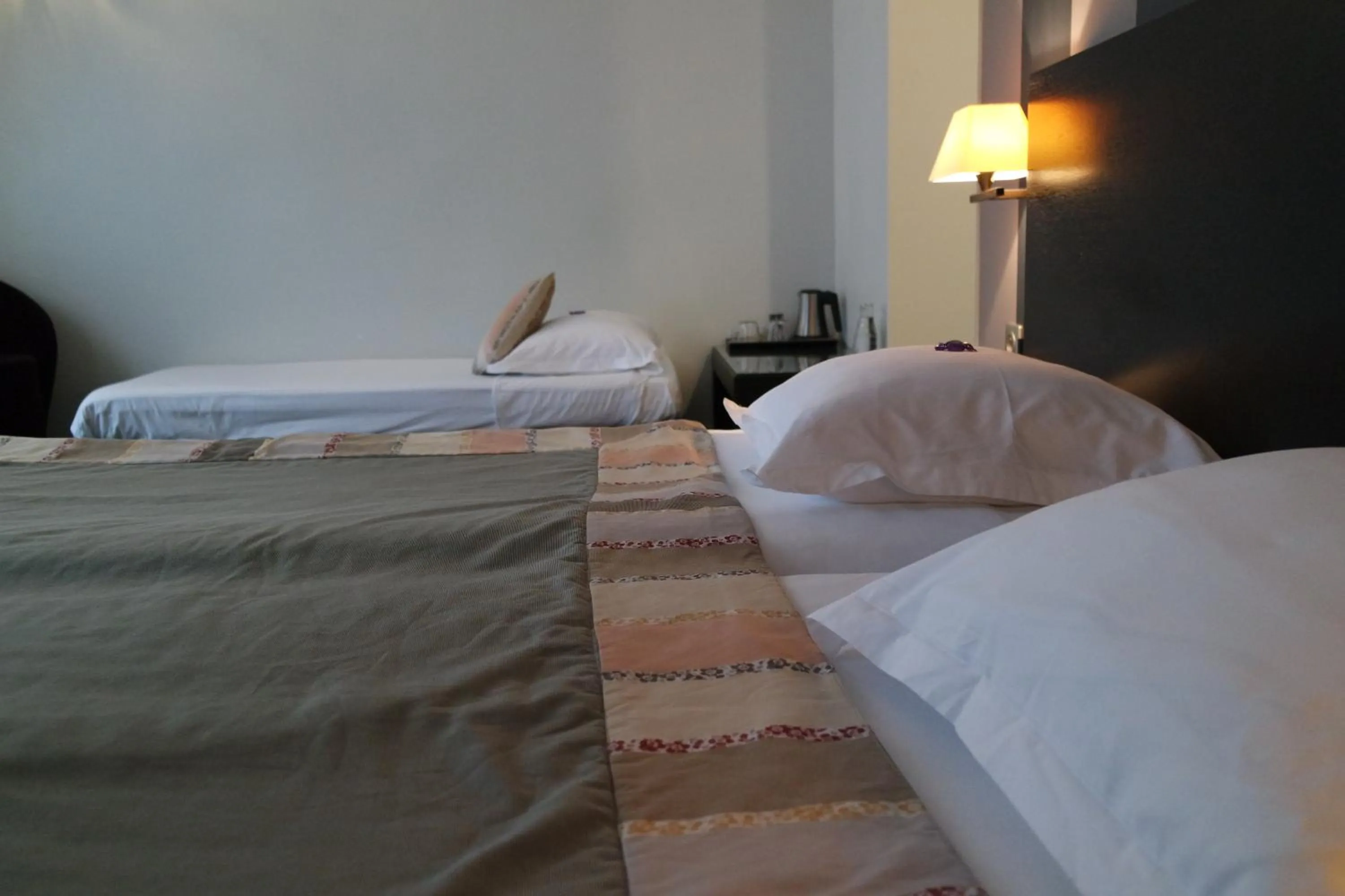 Bedroom, Bed in Grand Hôtel d'Orléans