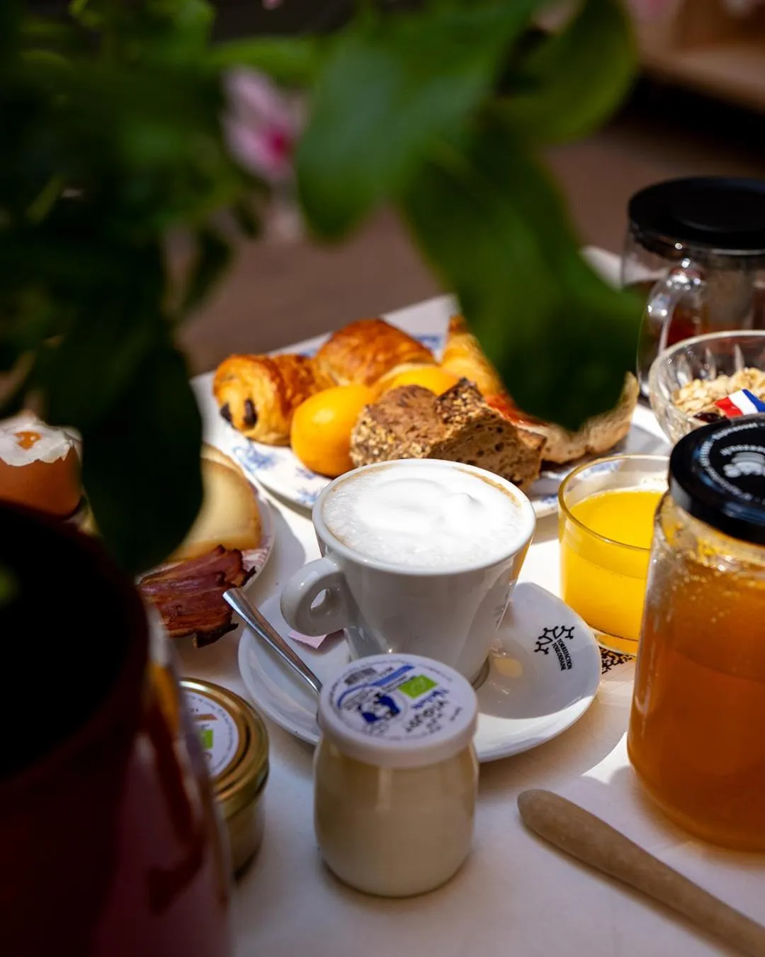 Breakfast in Grand Hôtel d'Orléans