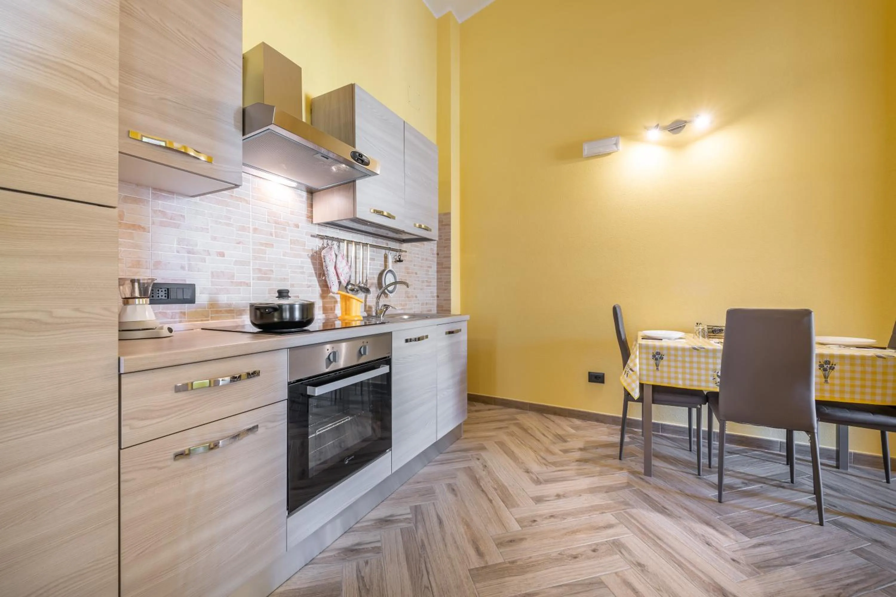 Kitchen or kitchenette in Paradise Home