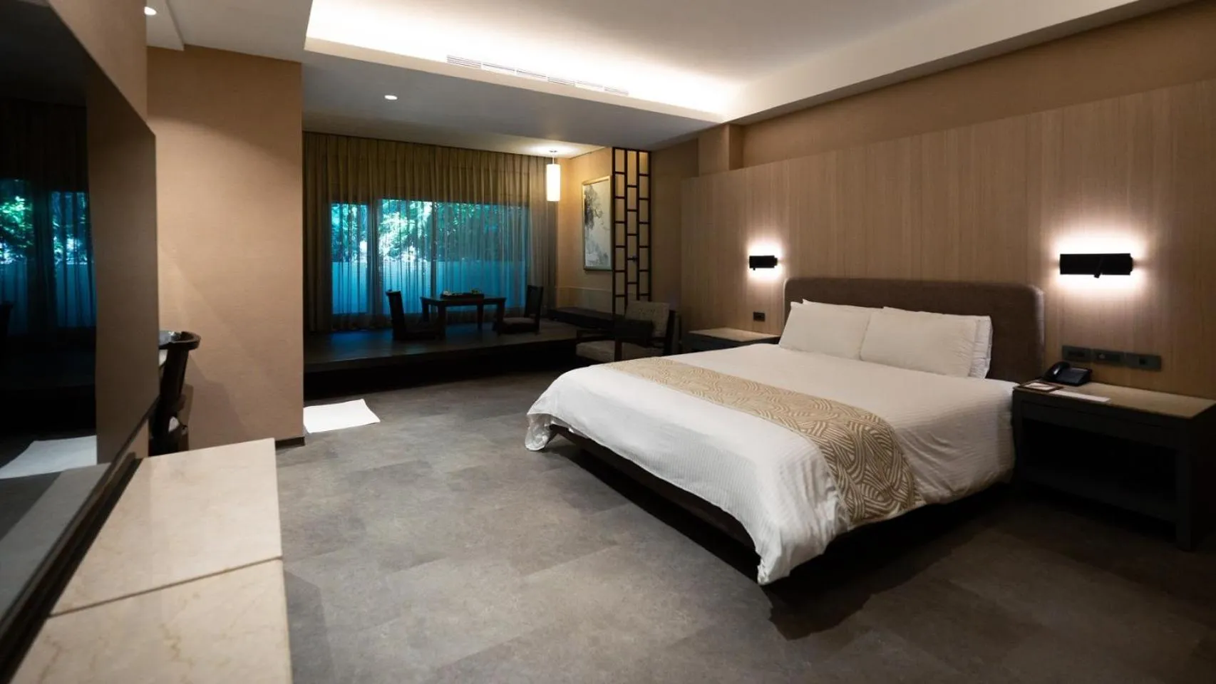 Photo of the whole room, Bed in Great Roots Forestry Spa Resort