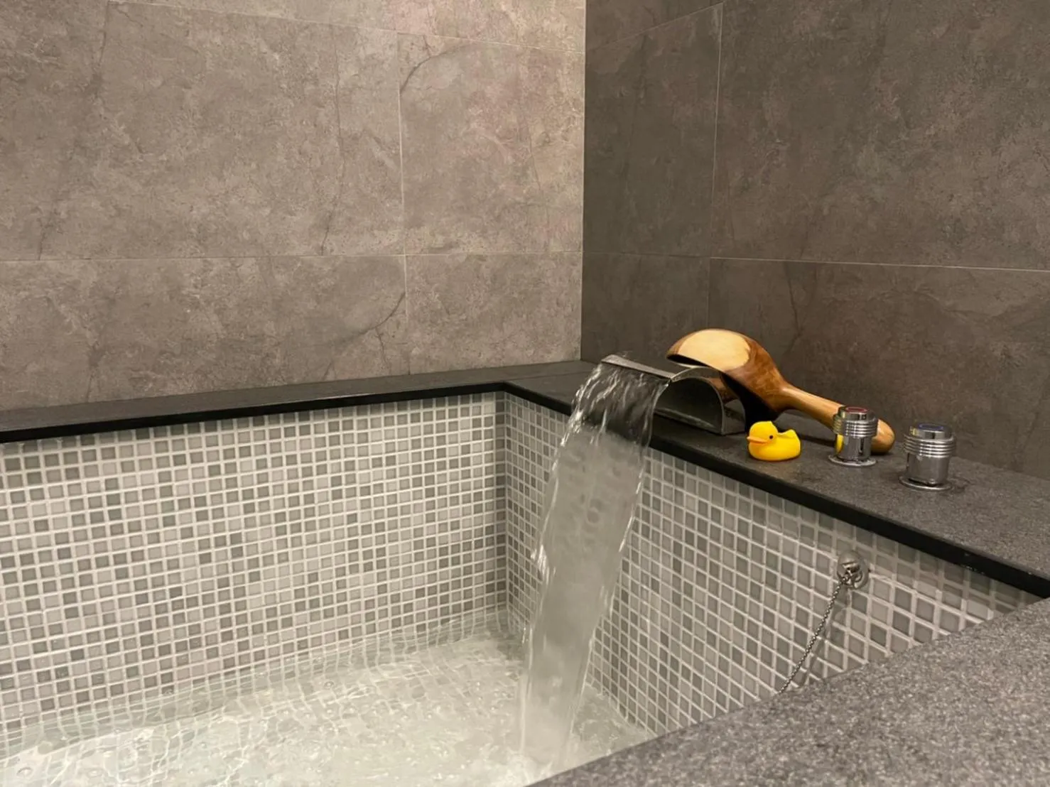 Bathroom in Great Roots Forestry Spa Resort