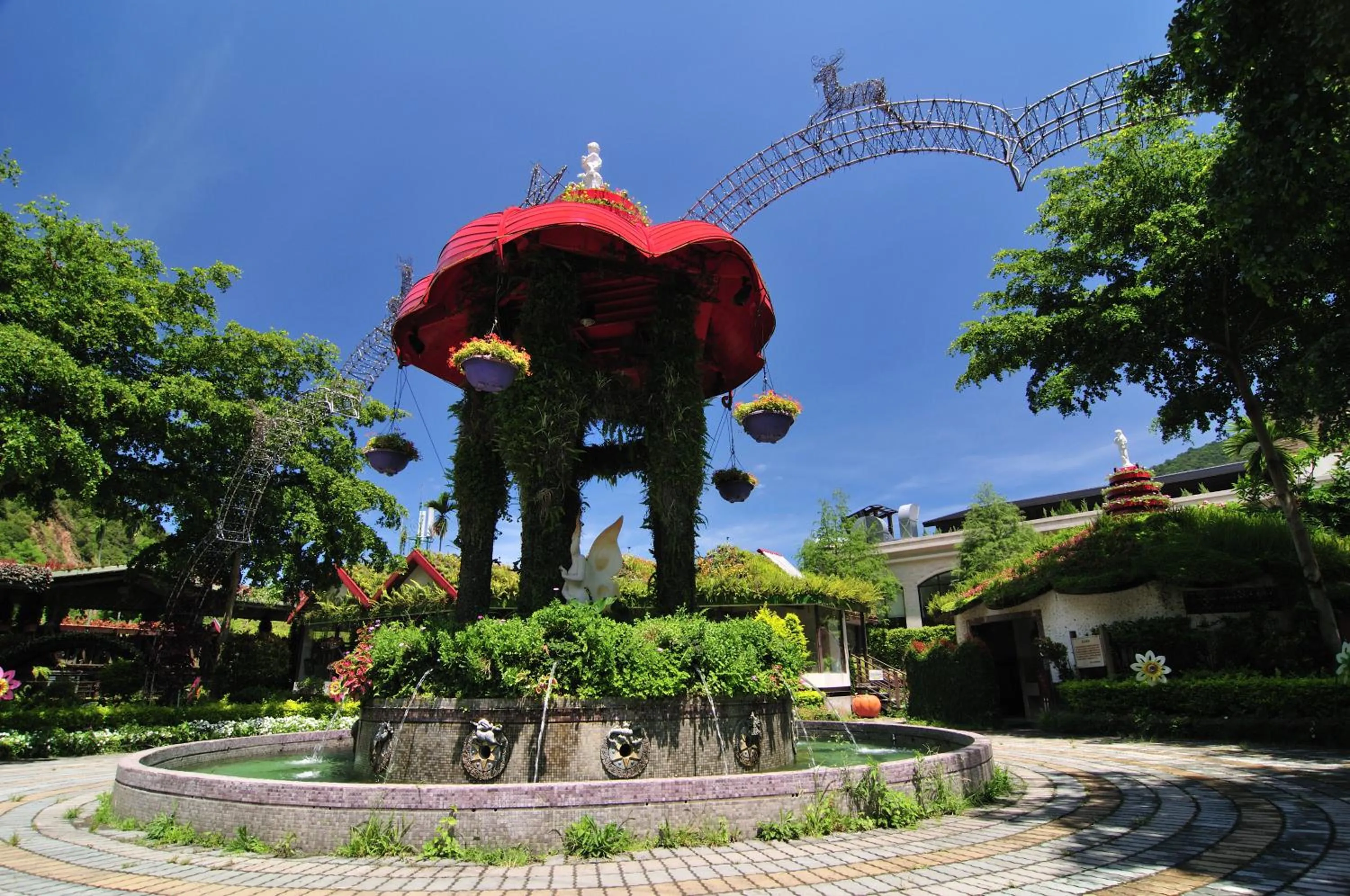 Tai-Yi Red Maple Resort