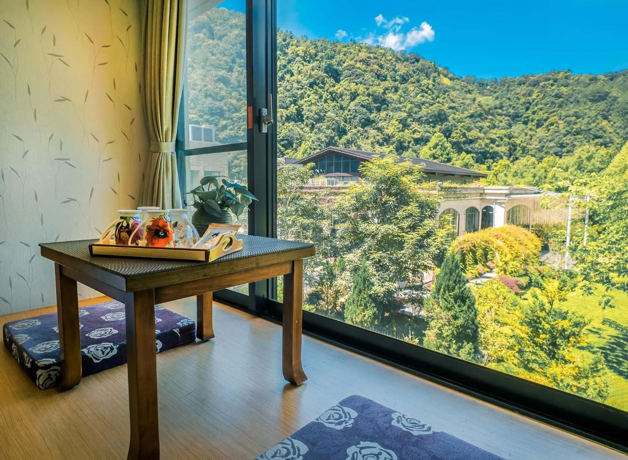 Tai-Yi Red Maple Resort