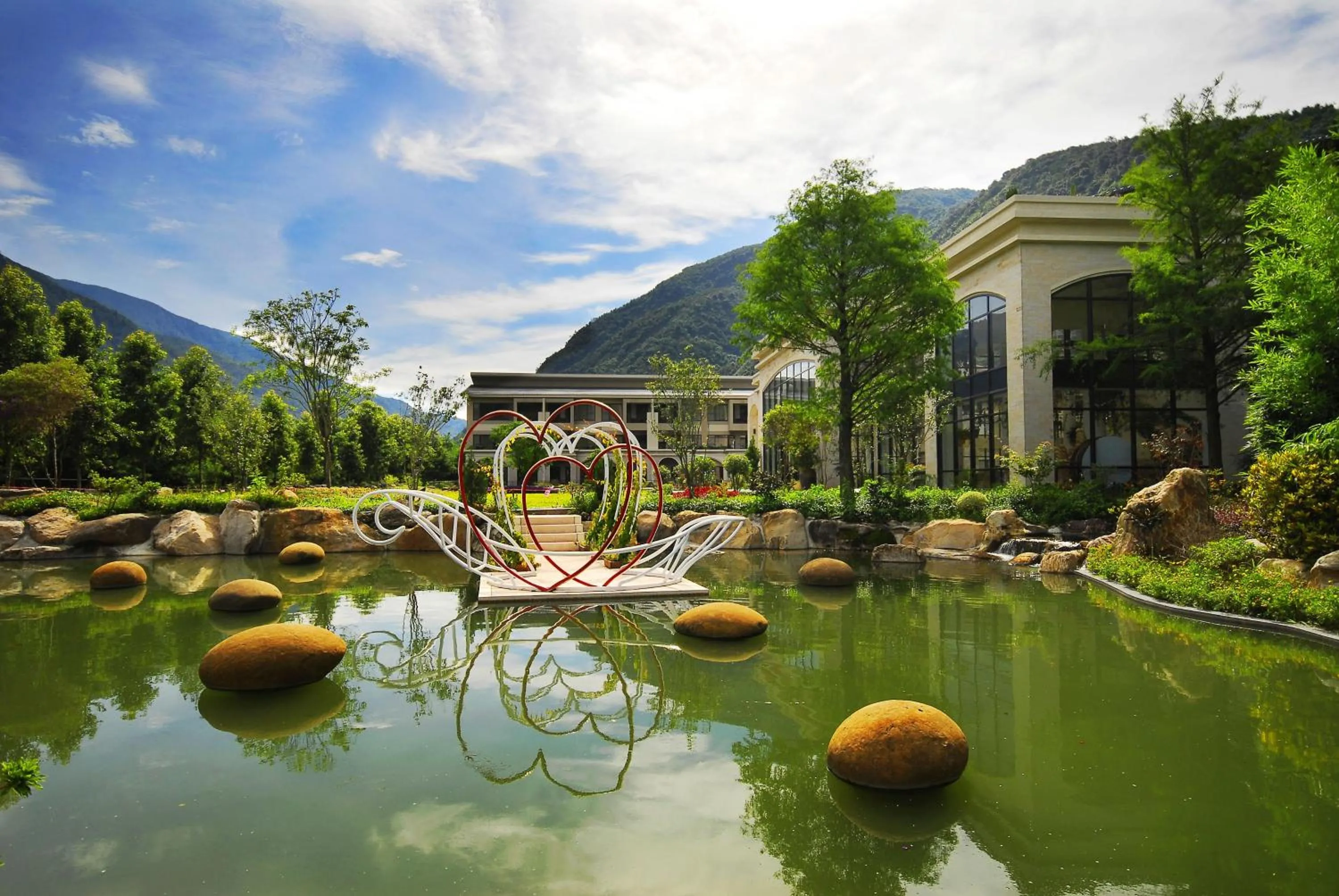 Tai-Yi Red Maple Resort