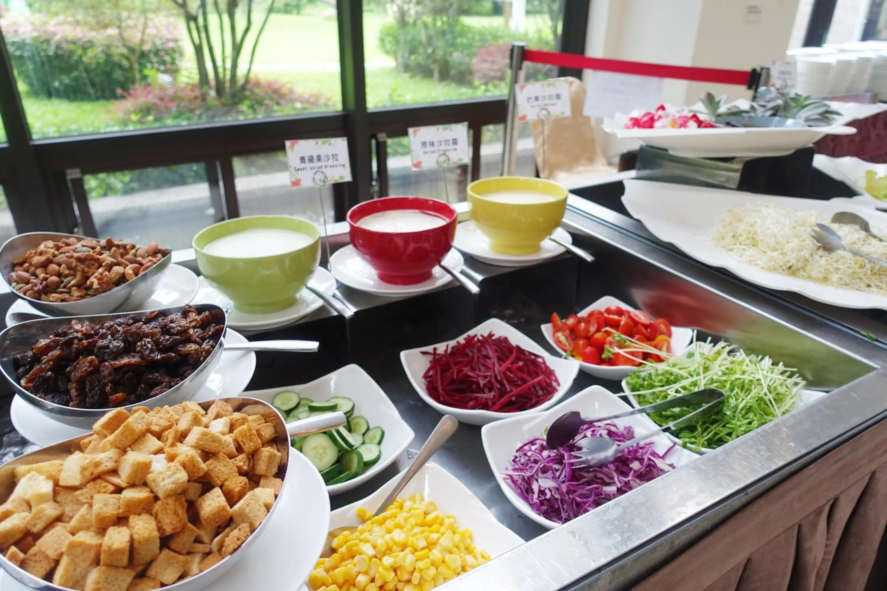 Breakfast in Tai-Yi Red Maple Resort