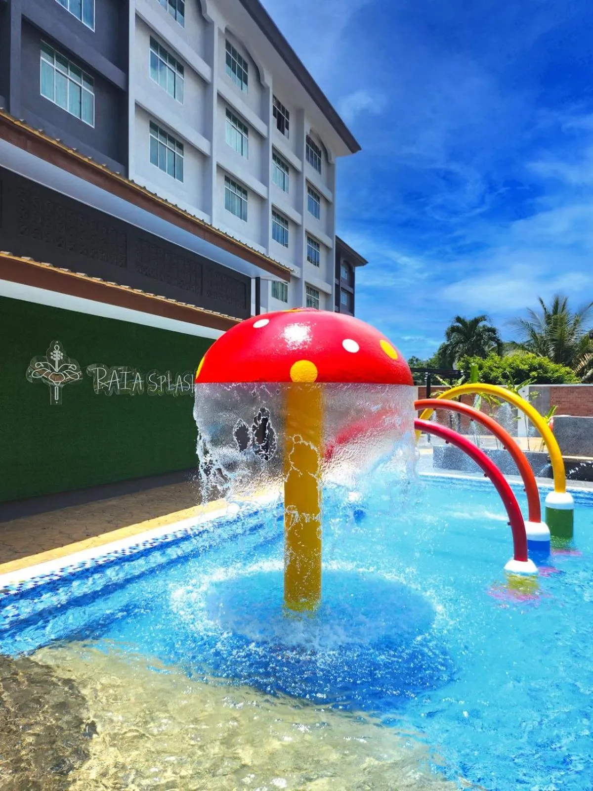 Swimming pool in Raia Inn Penang