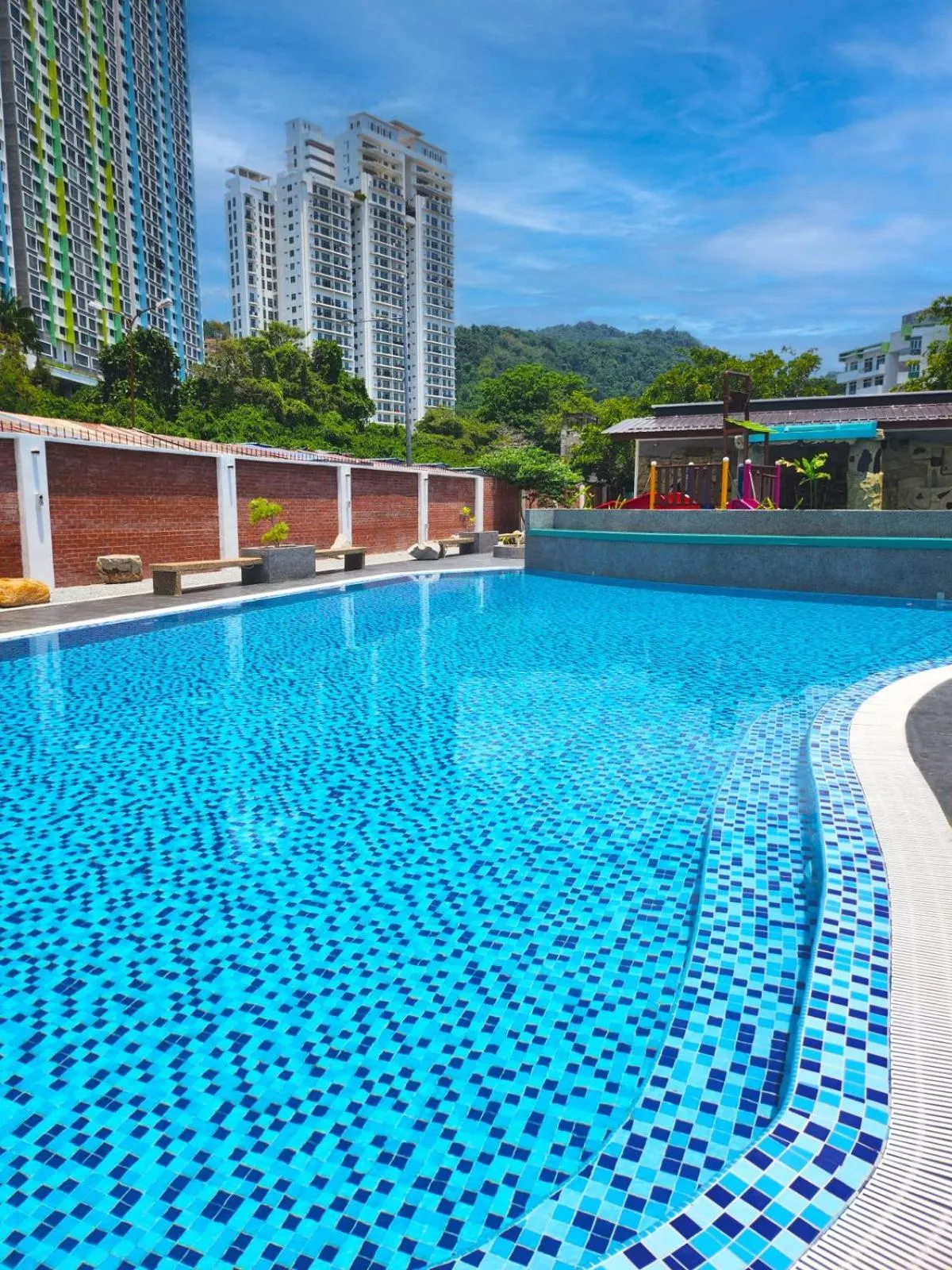 Swimming pool in Raia Inn Penang