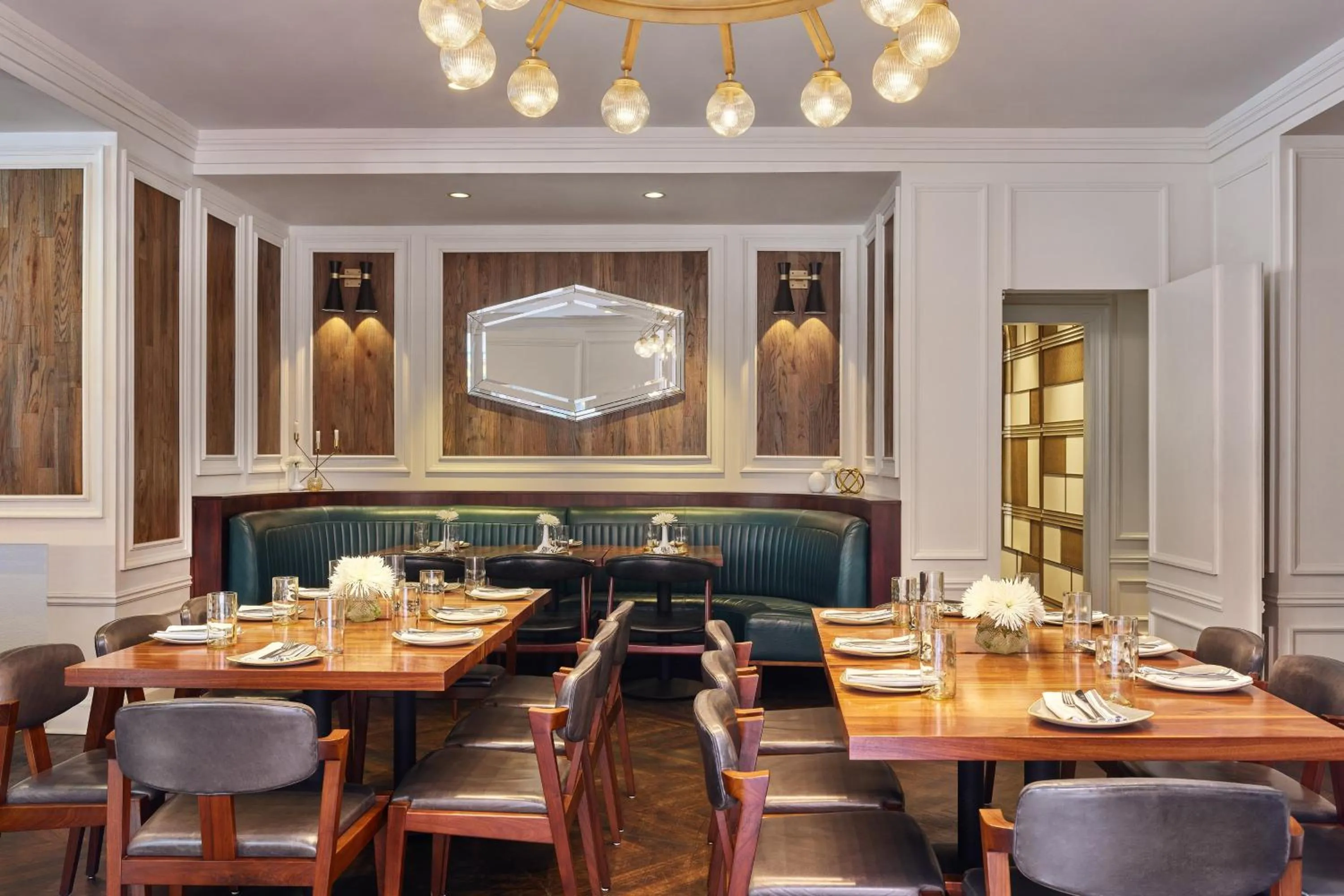 Restaurant/places to eat in Le Meridien Indianapolis