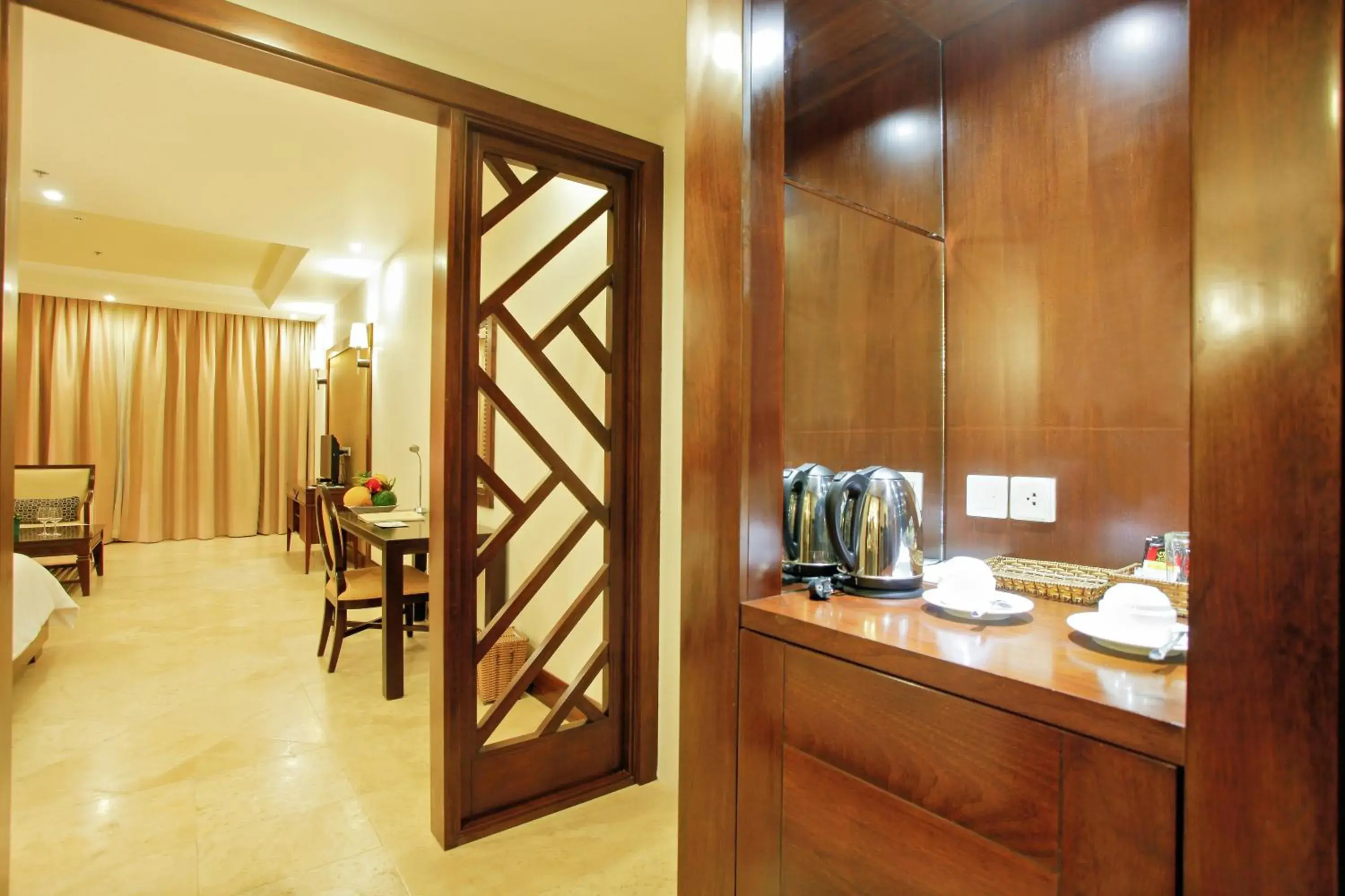 Deluxe Double Room with Sea View in Olalani Resort & Condotel Deluxe Double Room with Sea View in Olalani Resort & Condotel