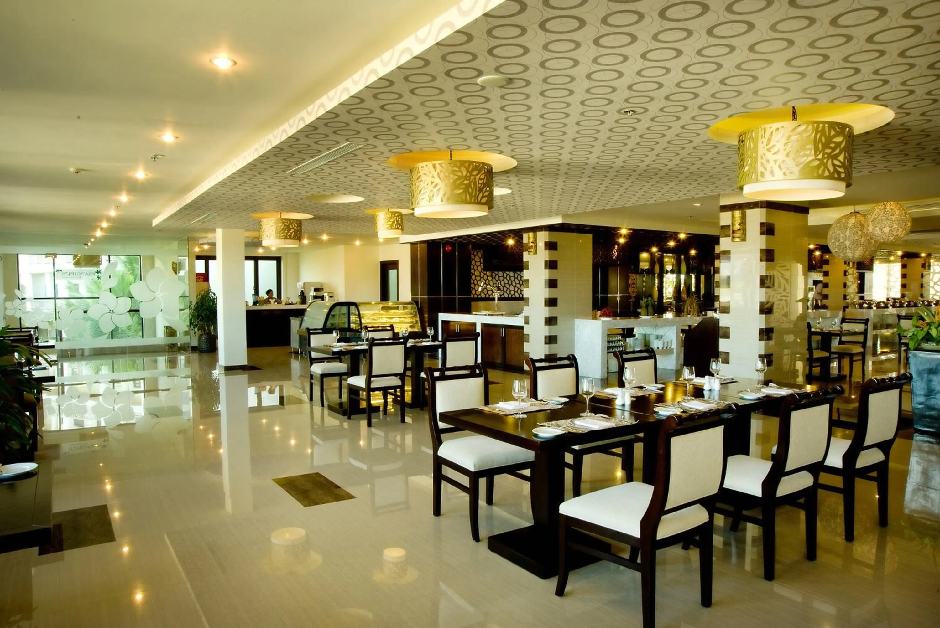Restaurant/places to eat in Olalani Resort & Condotel