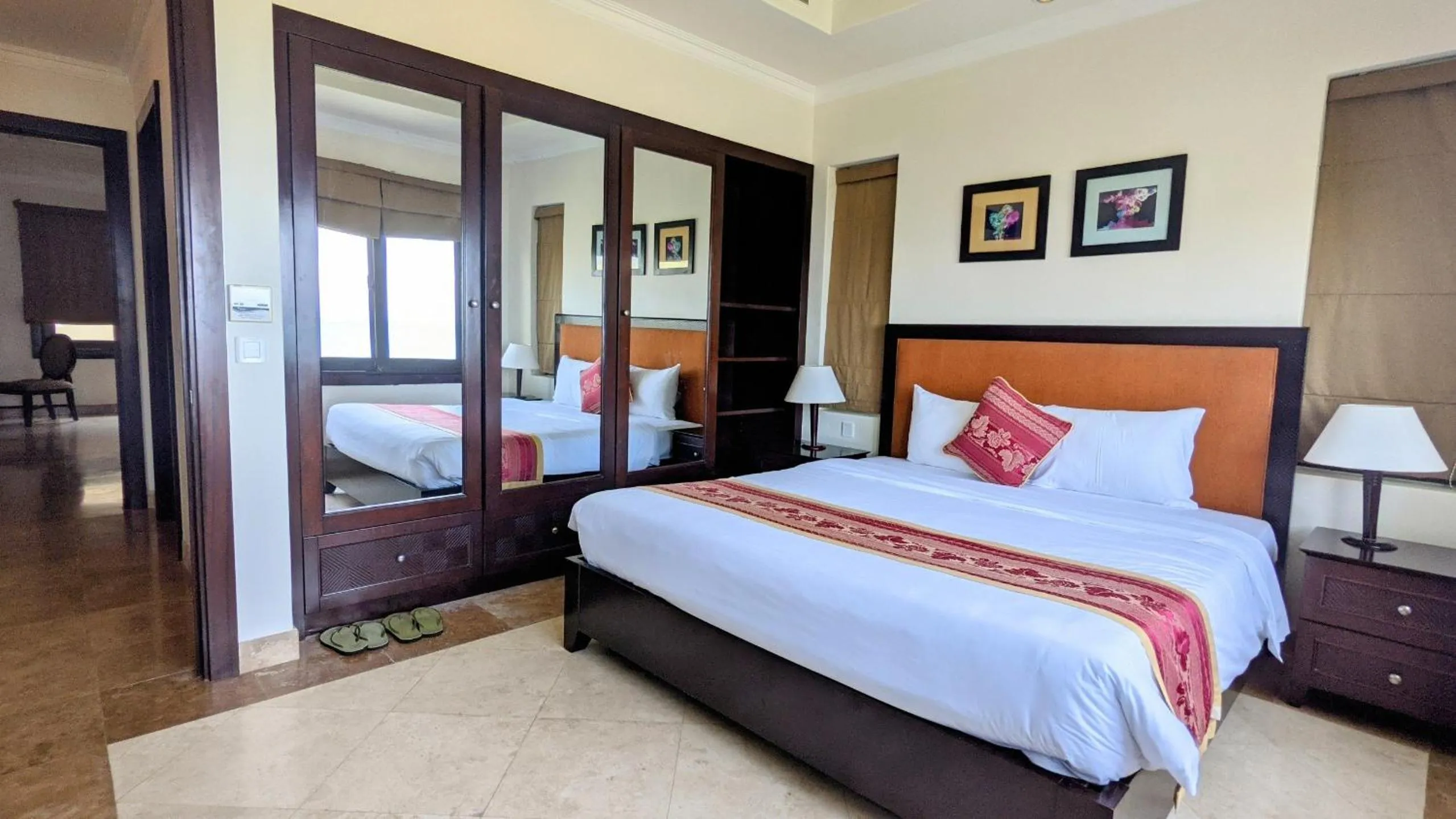 Bed in Olalani Resort & Condotel