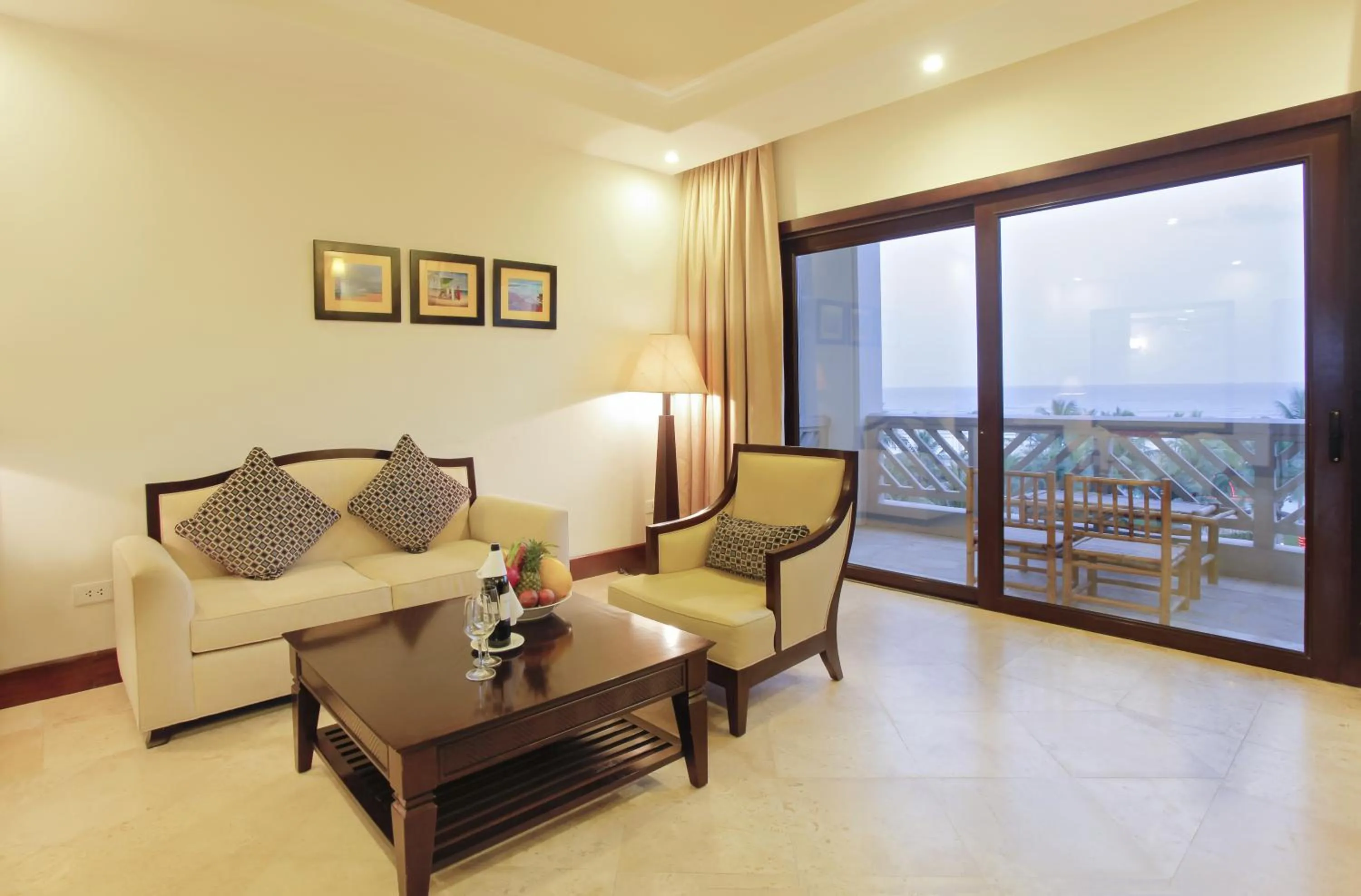 Coffee/tea facilities in Olalani Resort & Condotel