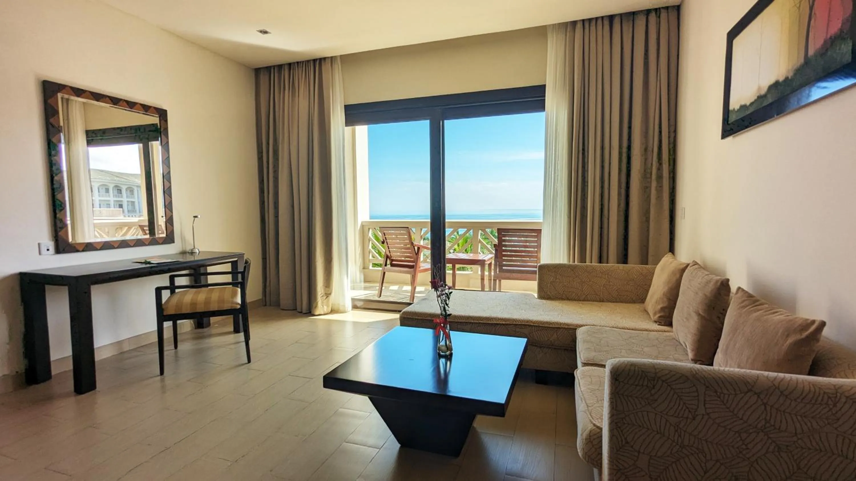 Living room in Olalani Resort & Condotel