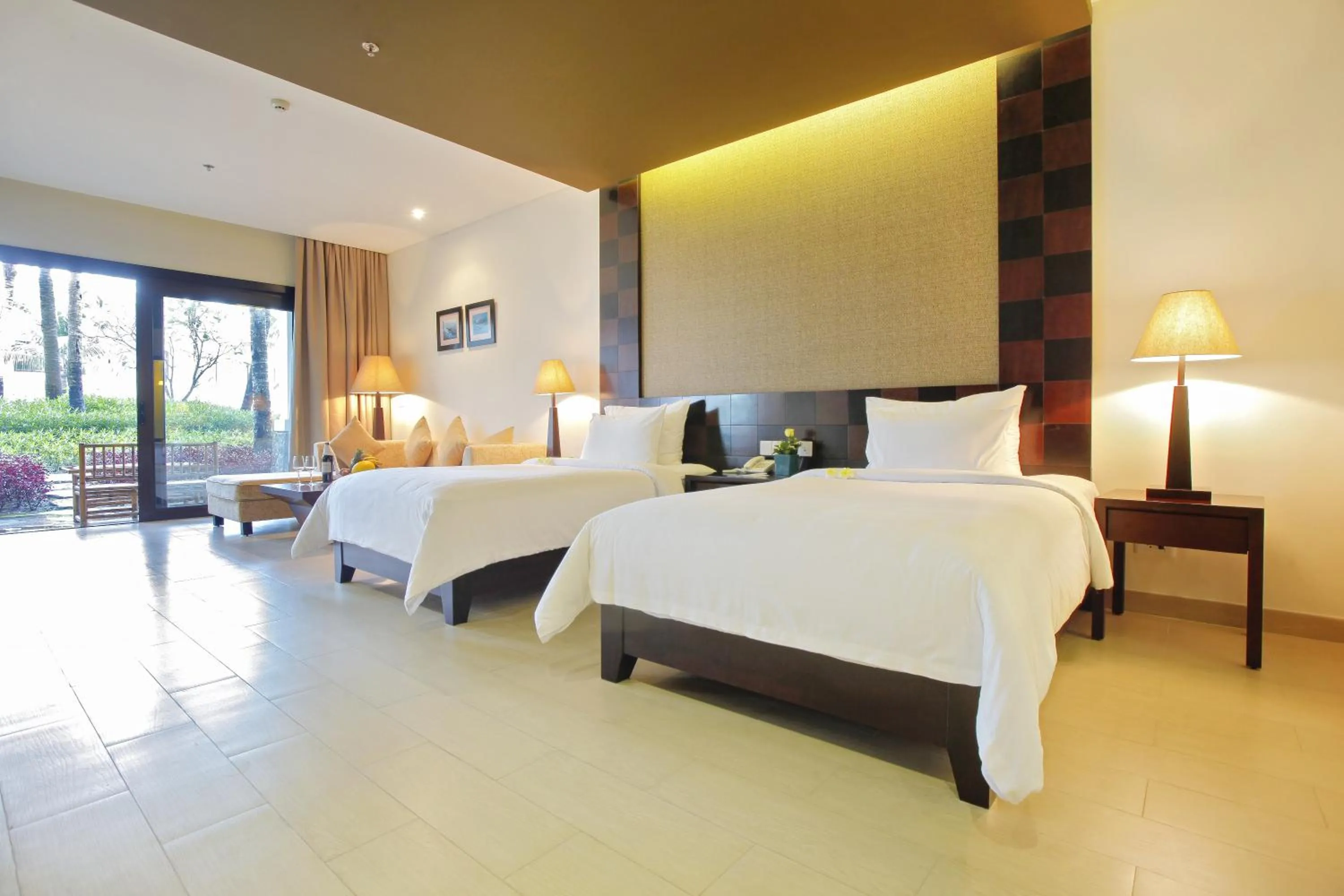 Bedroom, Bed in Olalani Resort & Condotel