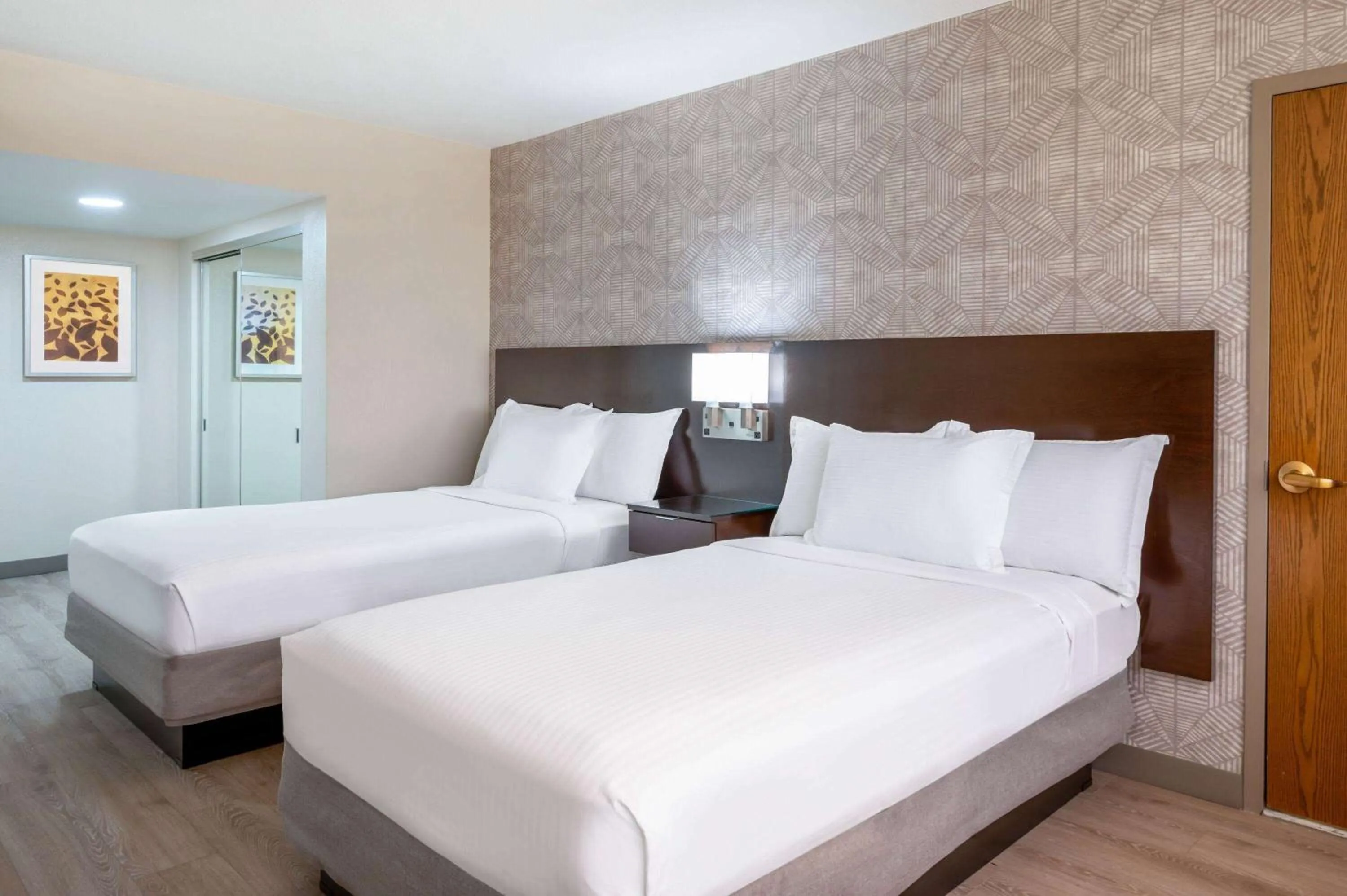 Room with Two Double Beds/West Wing - Non-Smoking in Wyndham Indianapolis Airport