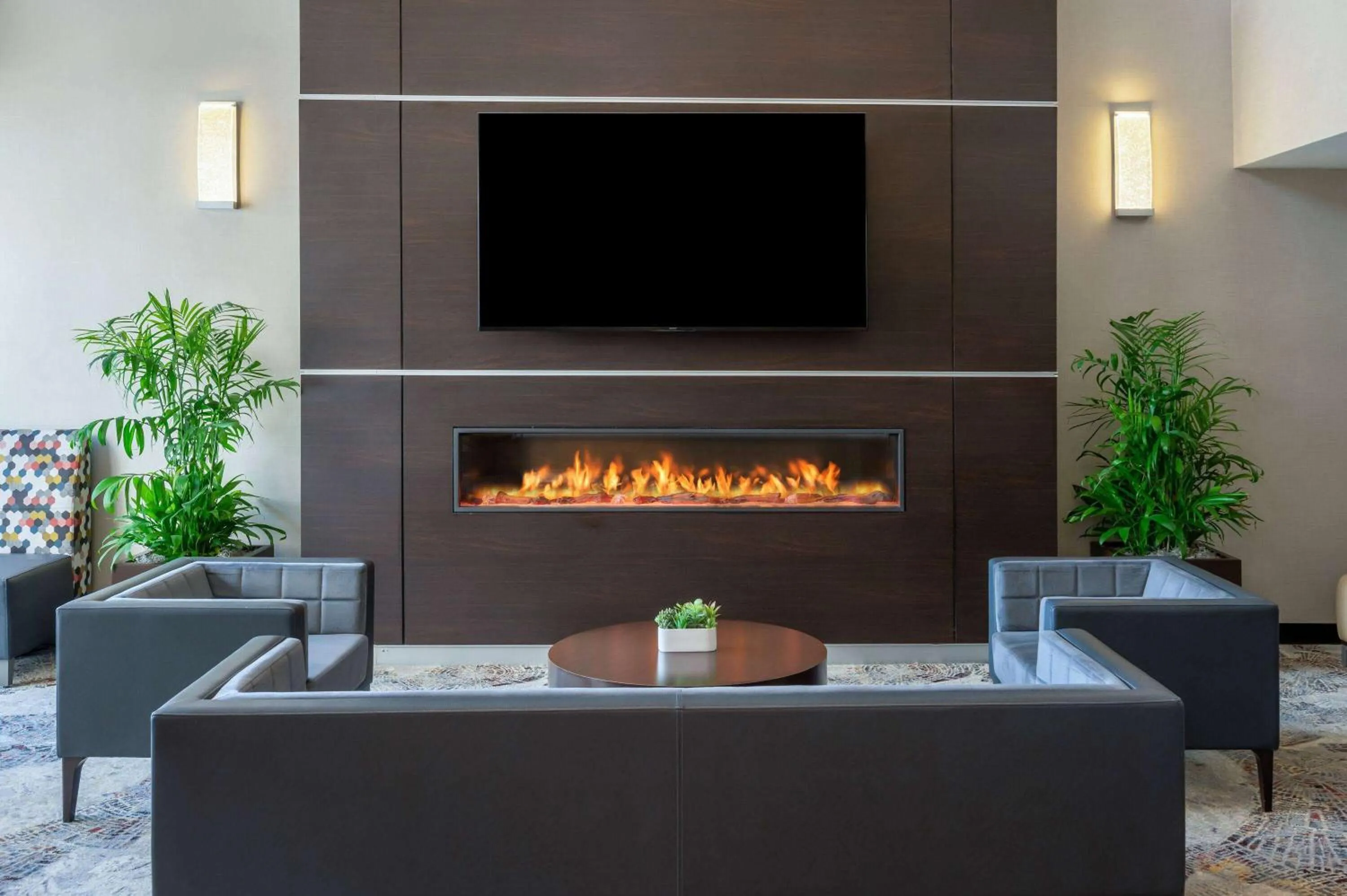 Lobby or reception in Wyndham Indianapolis Airport