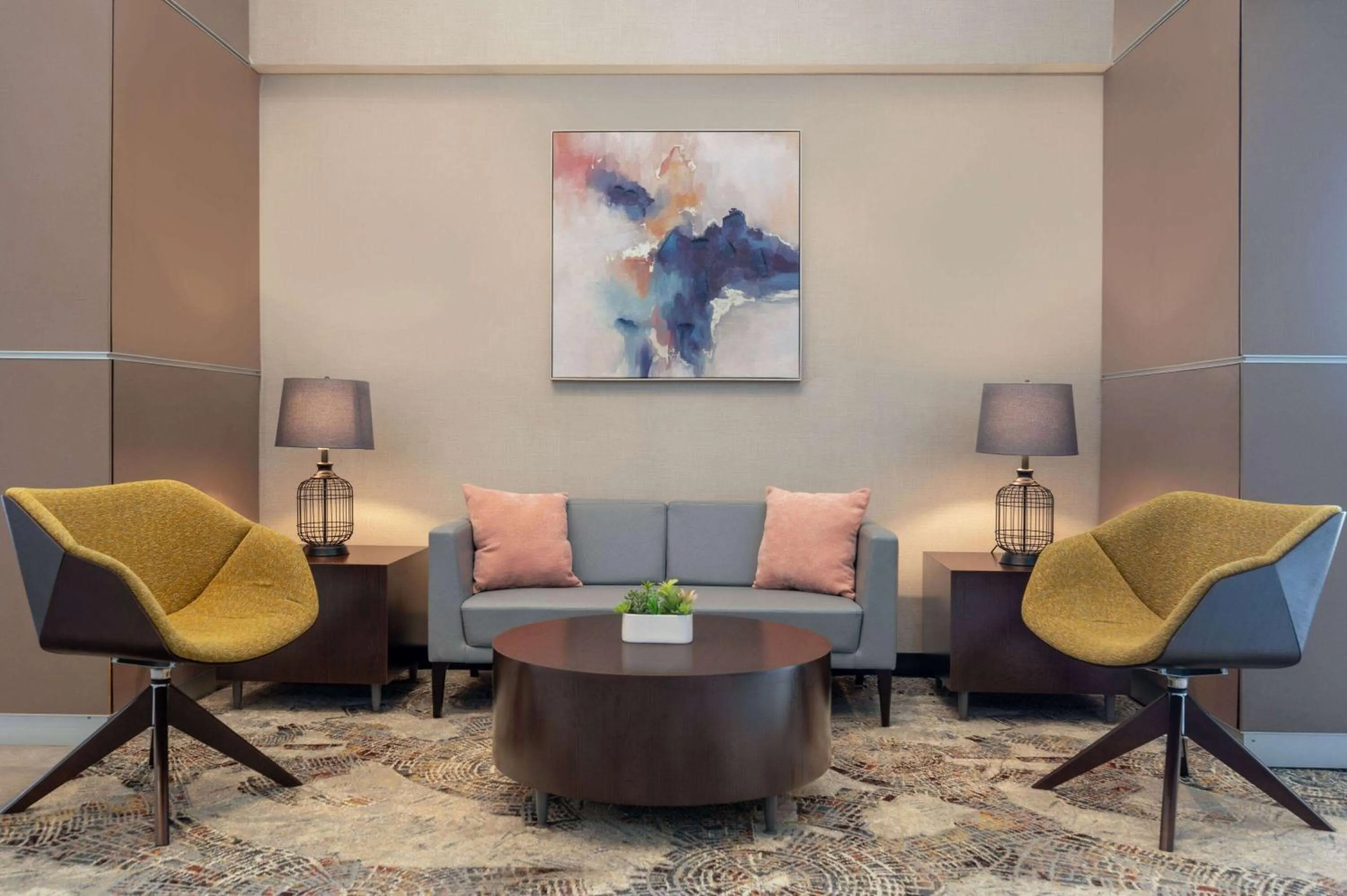 Lobby or reception in Wyndham Indianapolis Airport