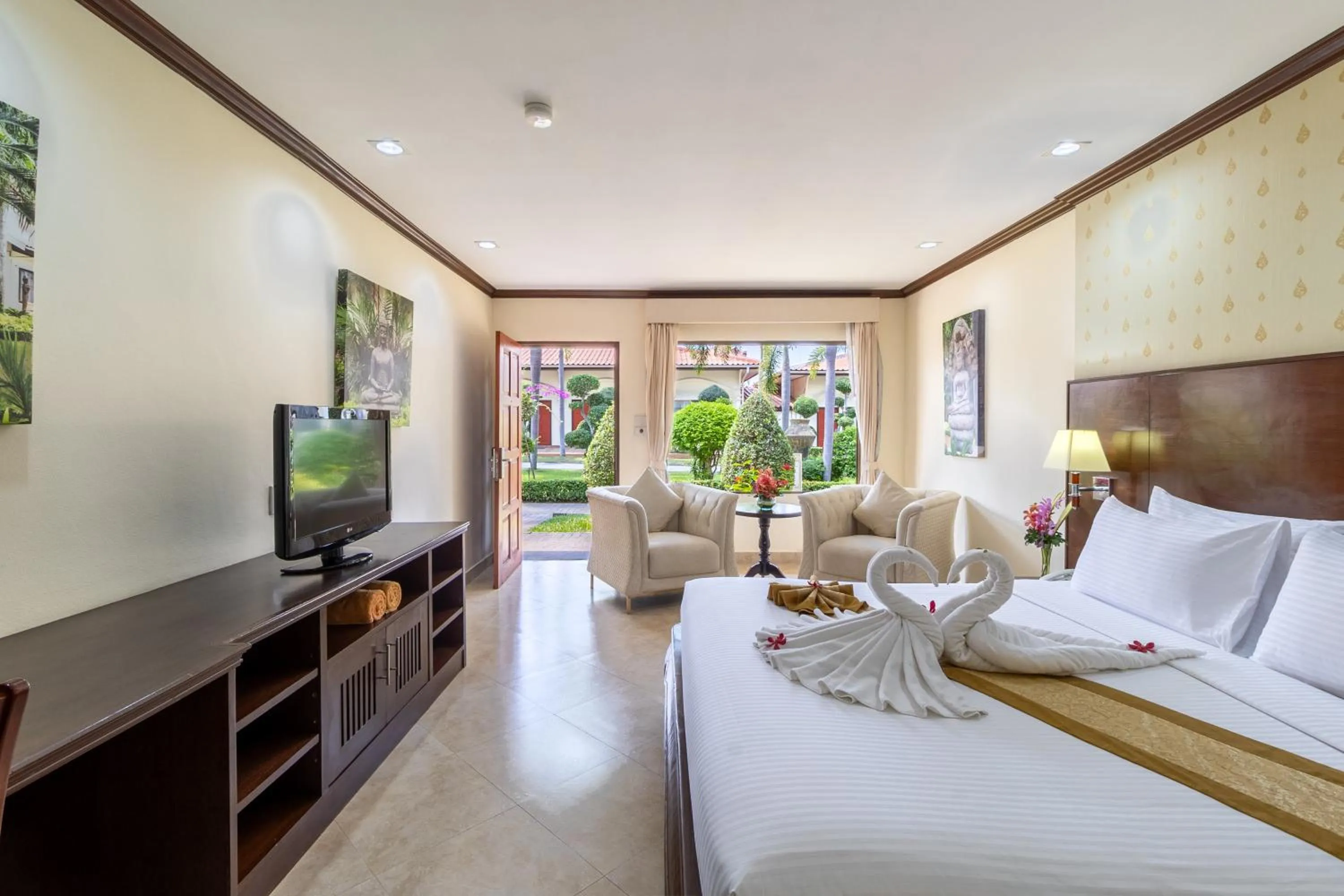 Bed in Thai Garden Resort