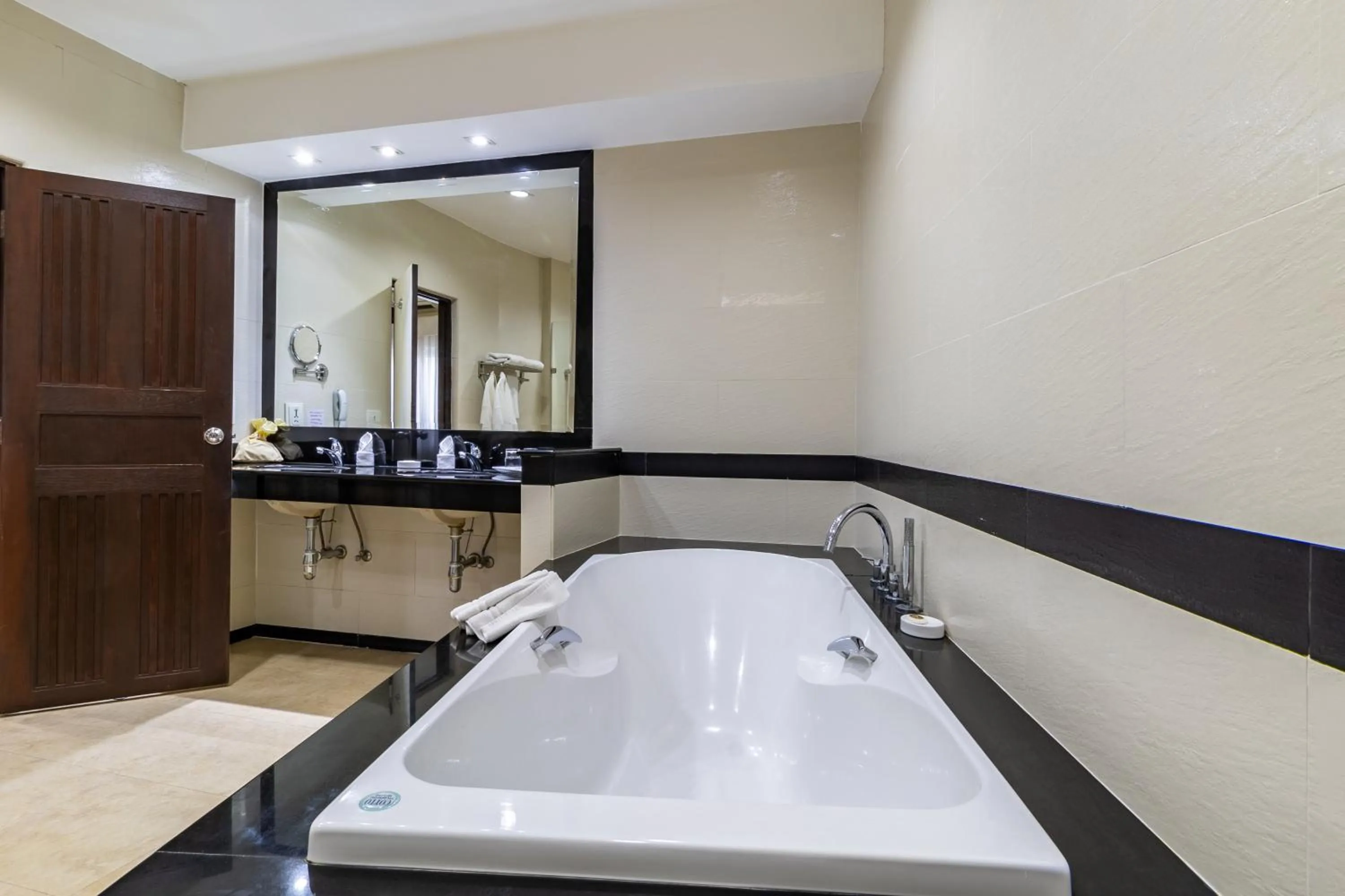 Bathroom in Thai Garden Resort