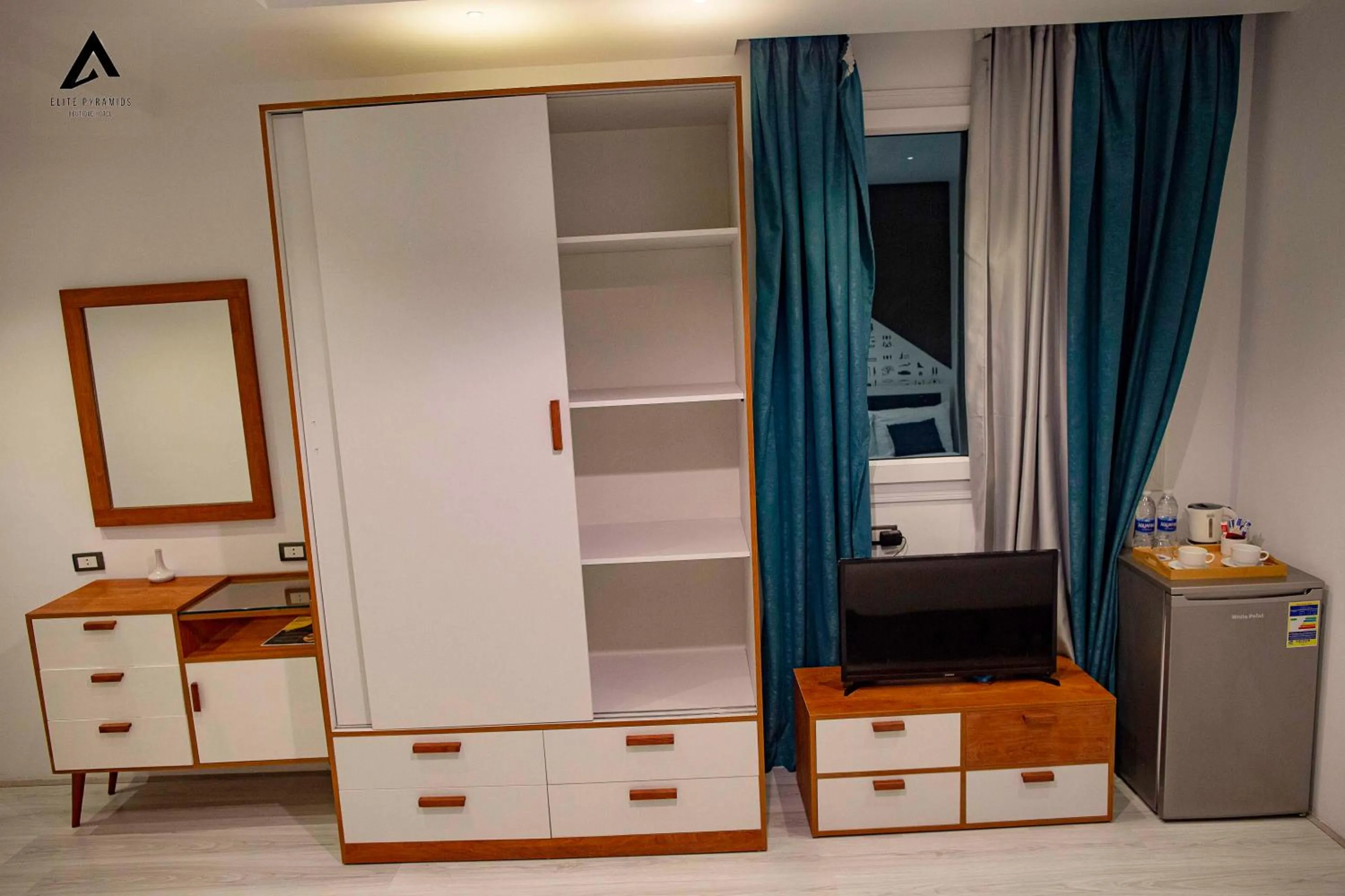 hair dresser in Elite Pyramids Boutique Hotel