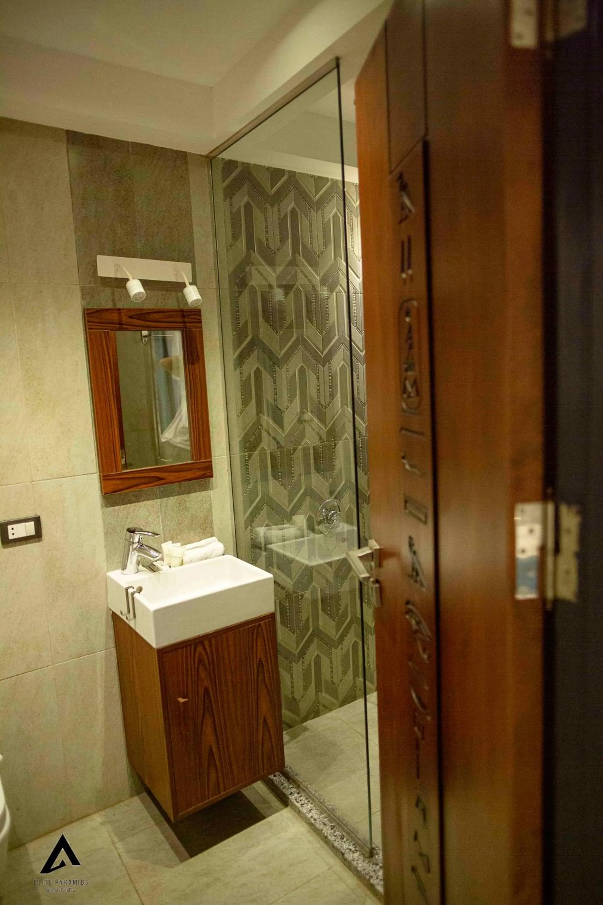 Shower in Elite Pyramids Boutique Hotel