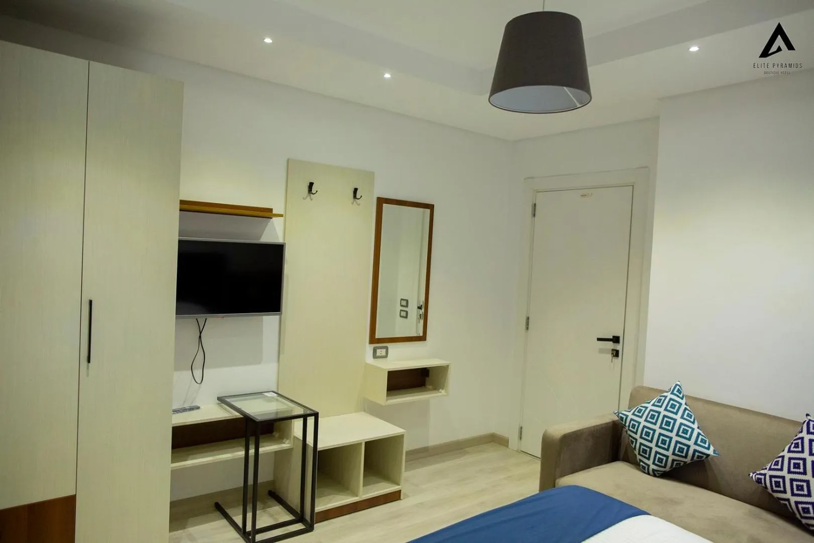 TV and multimedia, Bed in Elite Pyramids Boutique Hotel