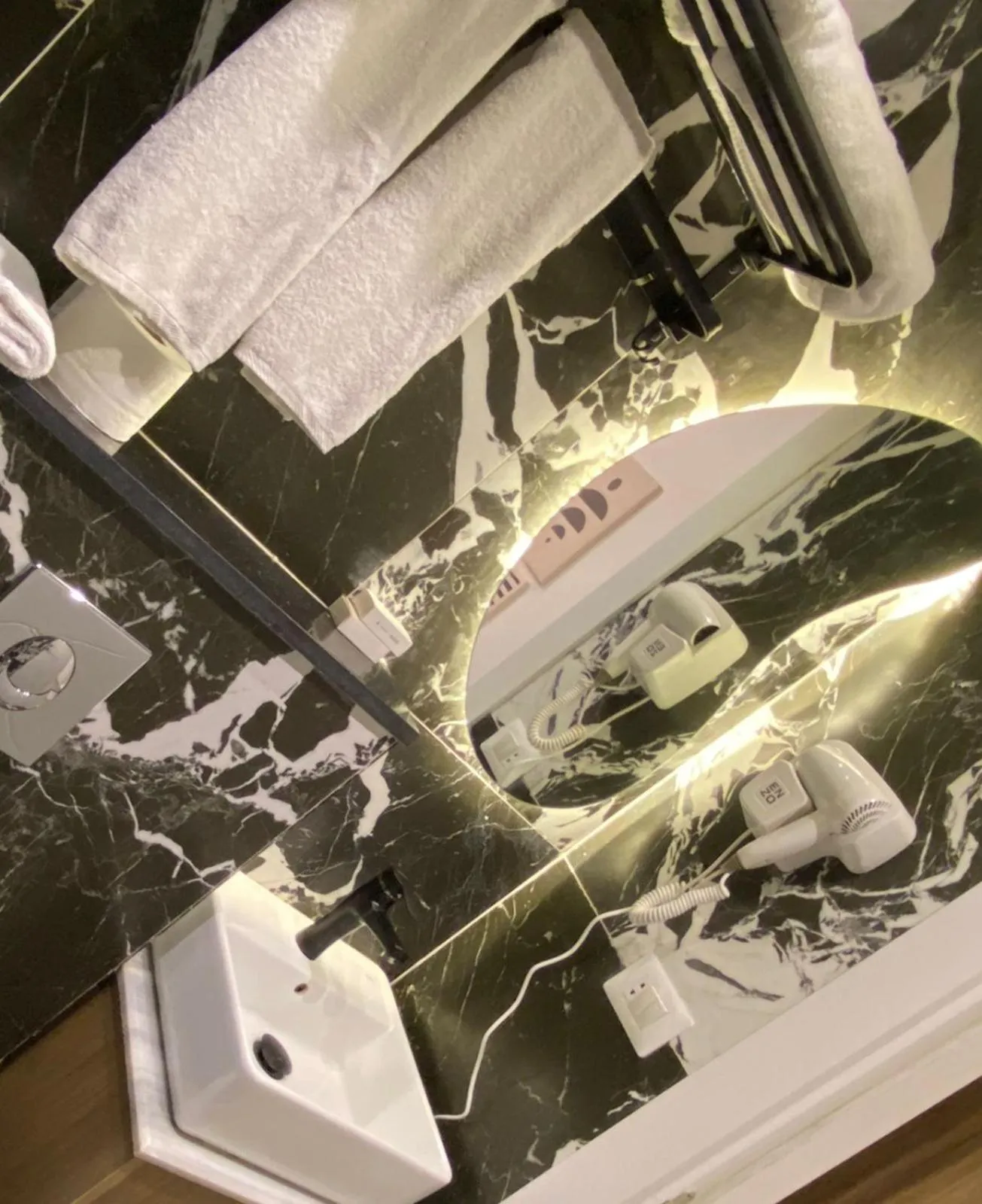 Bathroom in Elite Pyramids Boutique Hotel