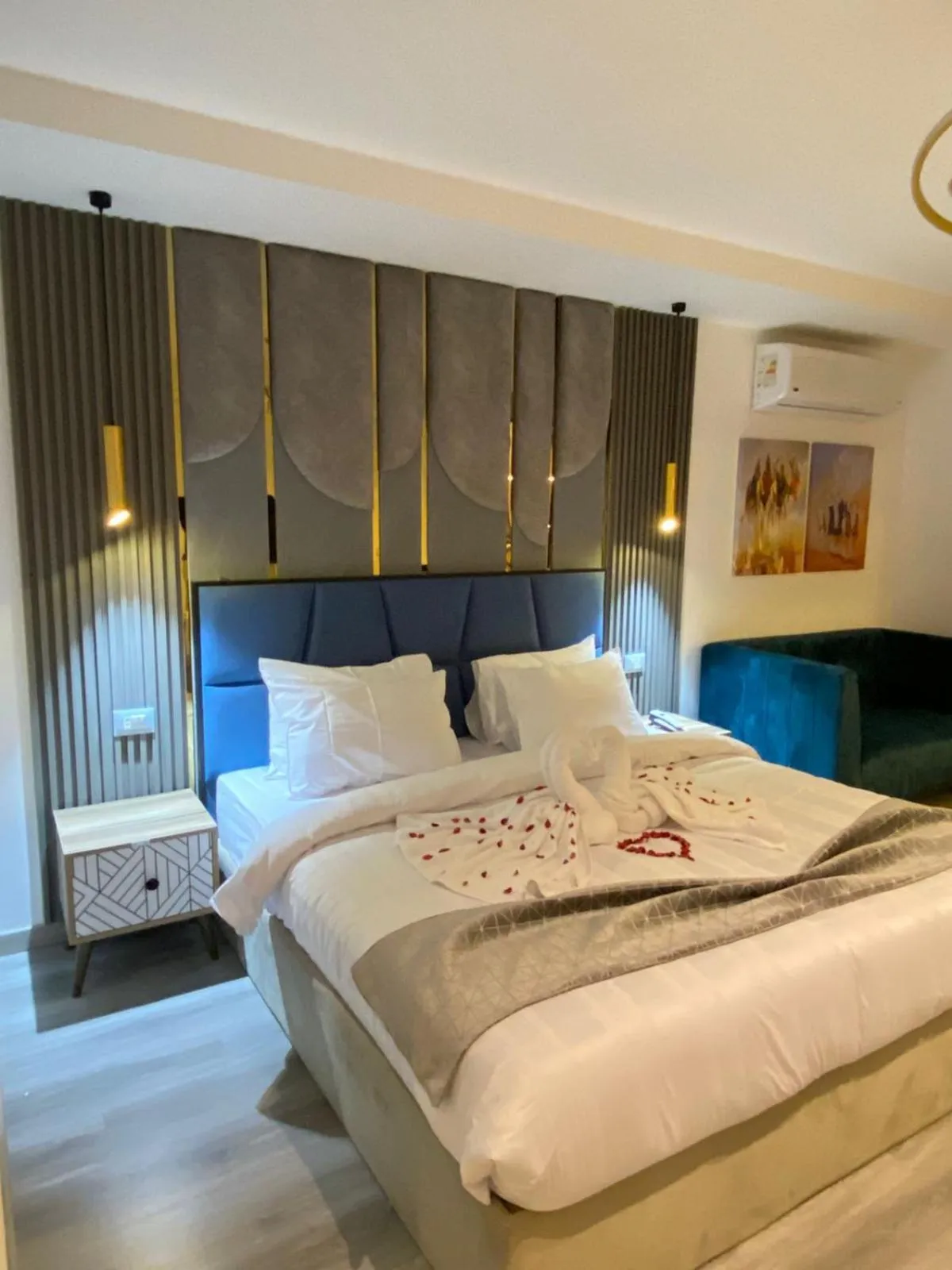 Bed in Elite Pyramids Boutique Hotel